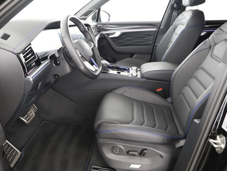 Volkswagen Touareg R eHybrid TSI 4MOTION — photo 9