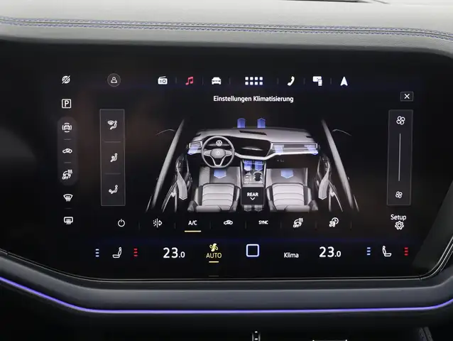Volkswagen Touareg view 8