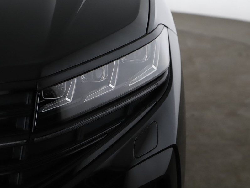 Volkswagen Touareg R eHybrid TSI 4MOTION — photo 29