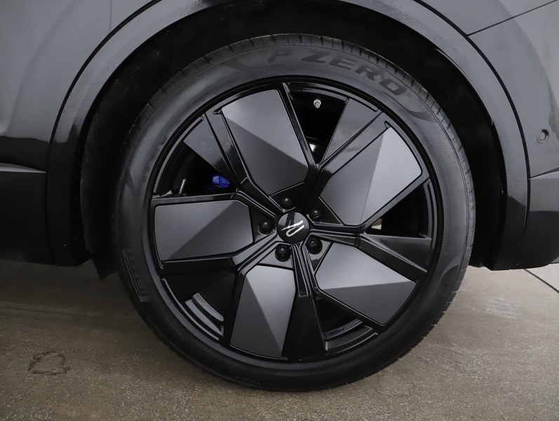Volkswagen Touareg R eHybrid TSI 4MOTION — photo 30