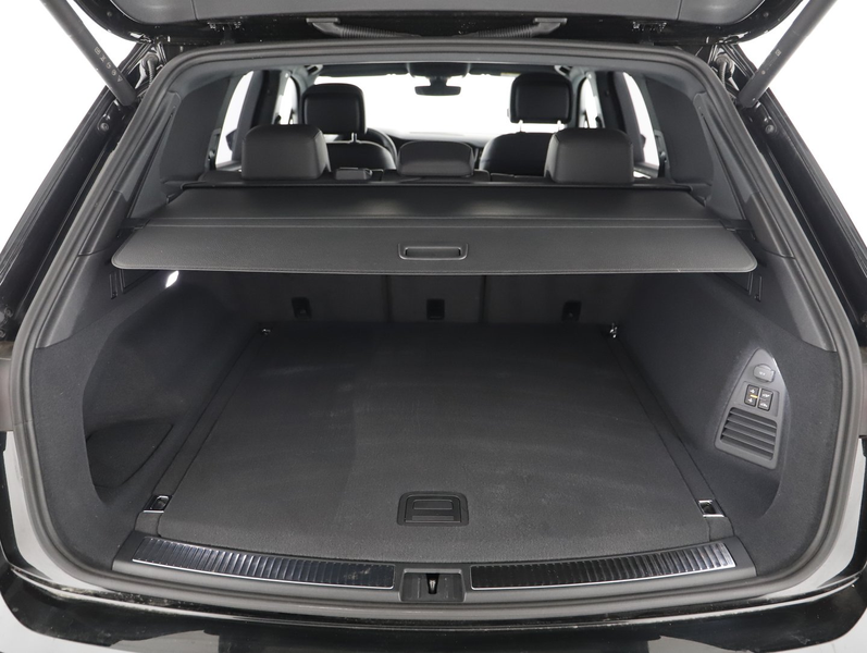 Volkswagen Touareg R eHybrid TSI 4MOTION — photo 24