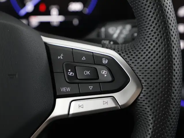 Volkswagen Touareg view 15