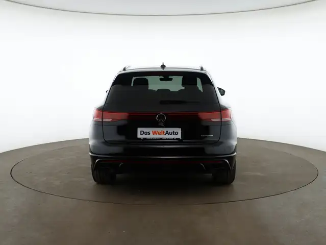 Volkswagen Touareg view 6