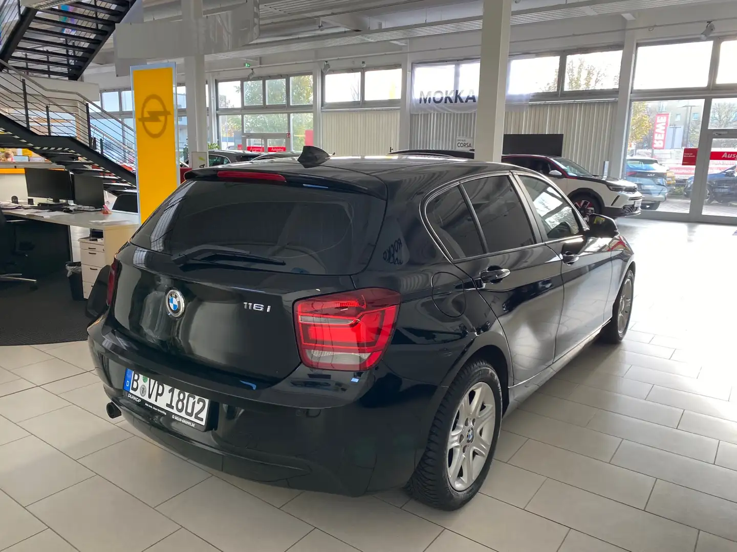 BMW 116 116i 136 ch 125g Première Schwarz - 2