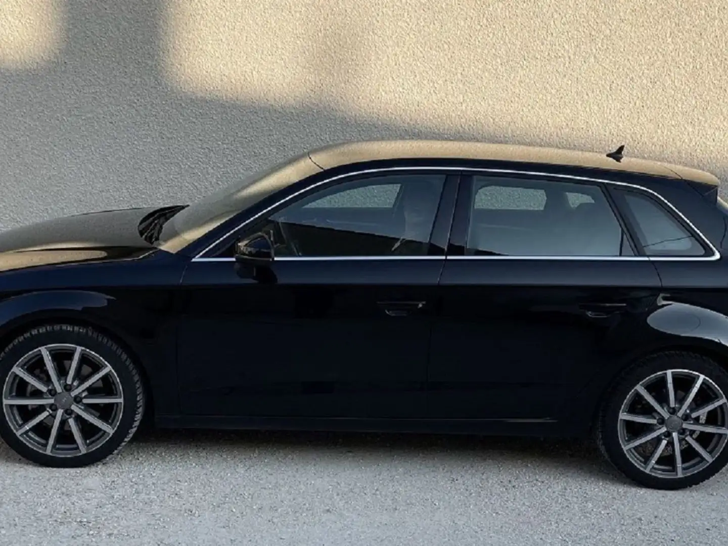 Audi A3 35 TDI 150 S tronic 7 Design Luxe Noir - 2