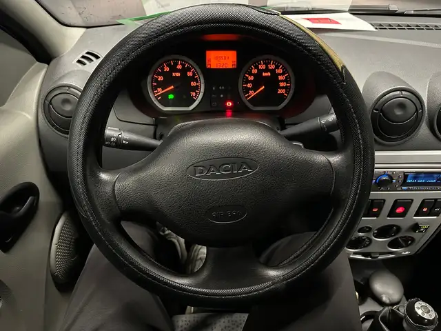Dacia Logan view 16