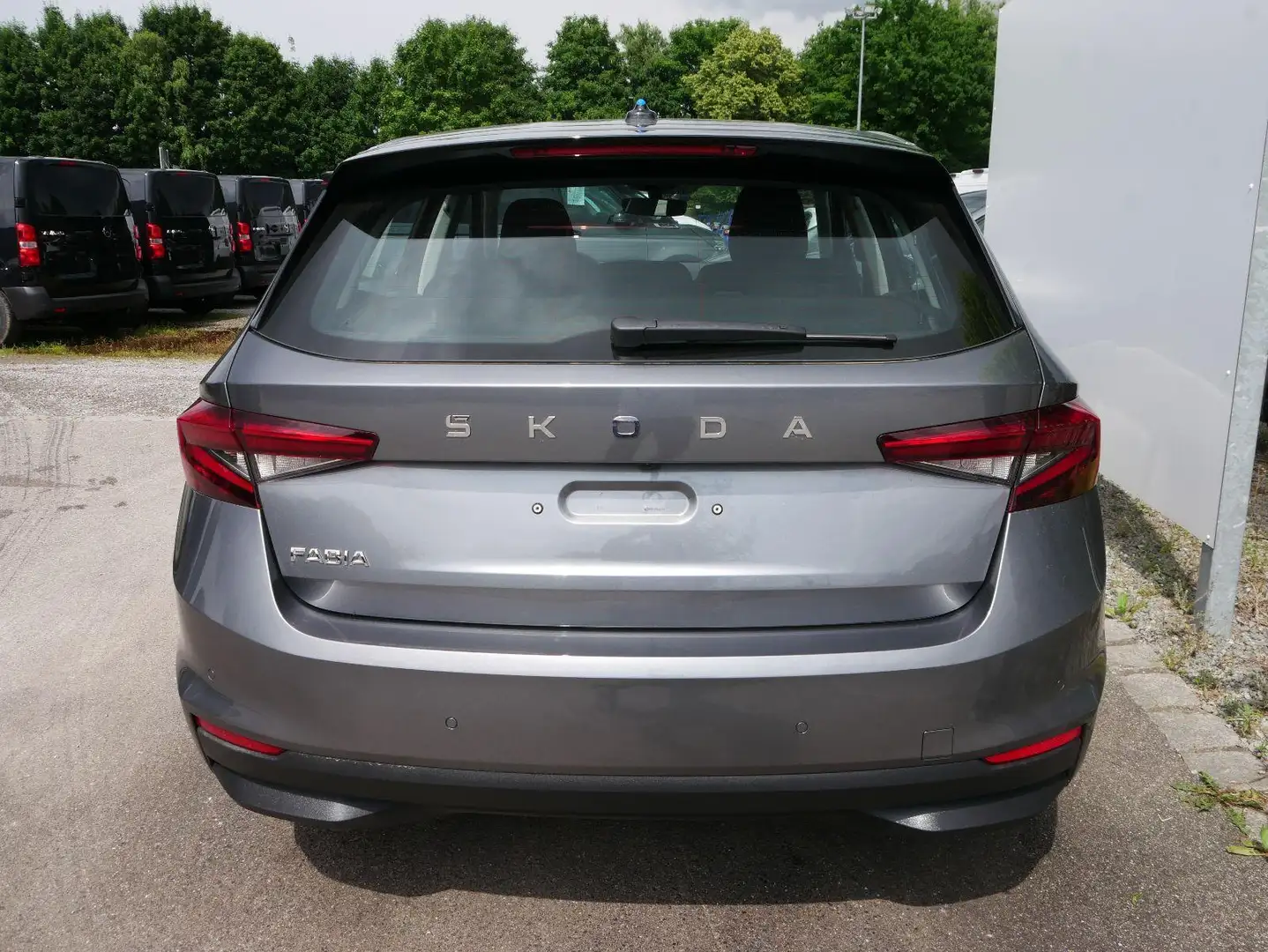 Skoda Fabia 130 Jahre Selection Plus 1,0 TSI*LED*PDC*SHZ*KA... Grijs - 2