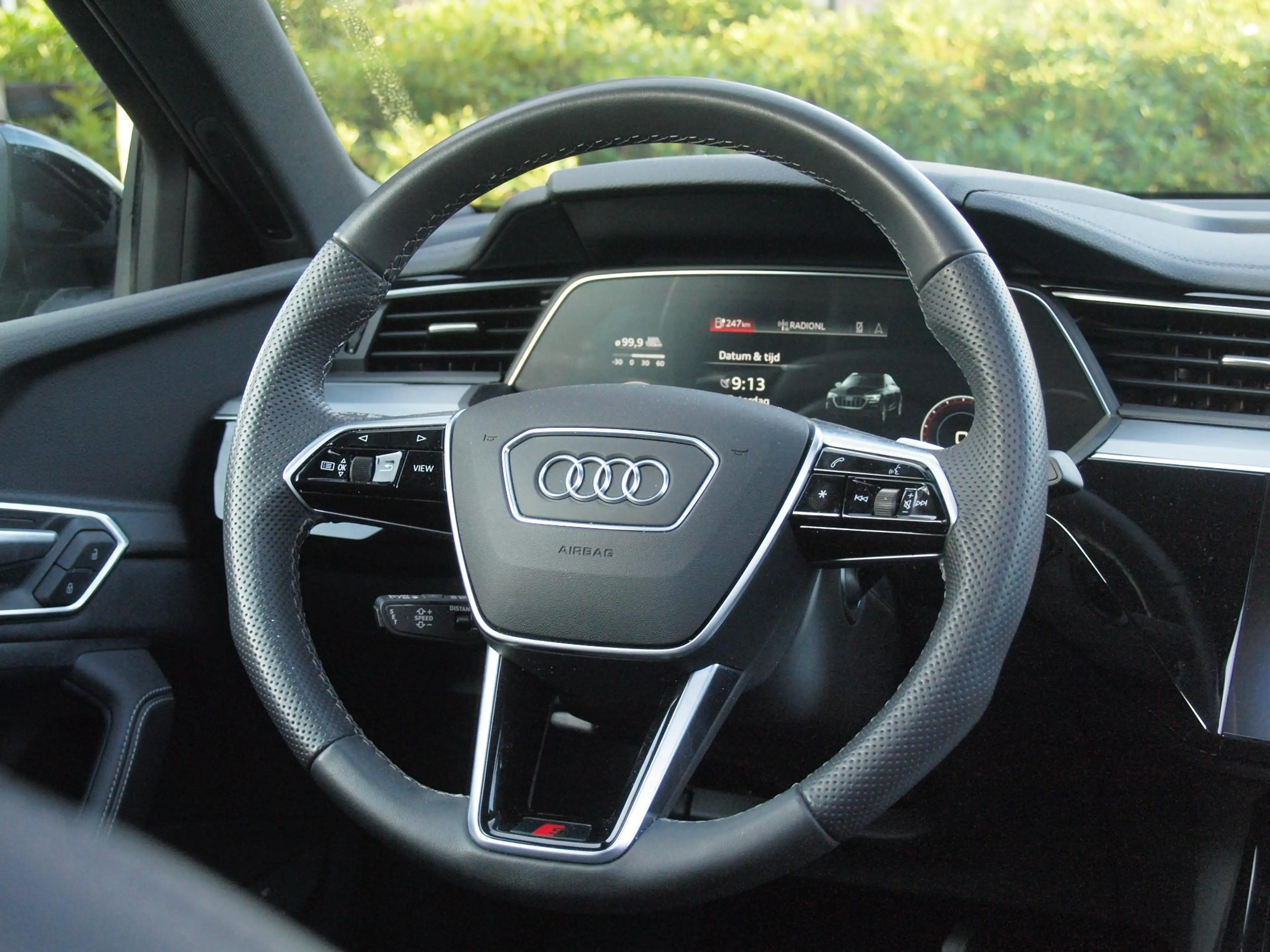 Audi e-tron Sportback 55 quattro S edition 95 kWh | Panoramada — photo 18