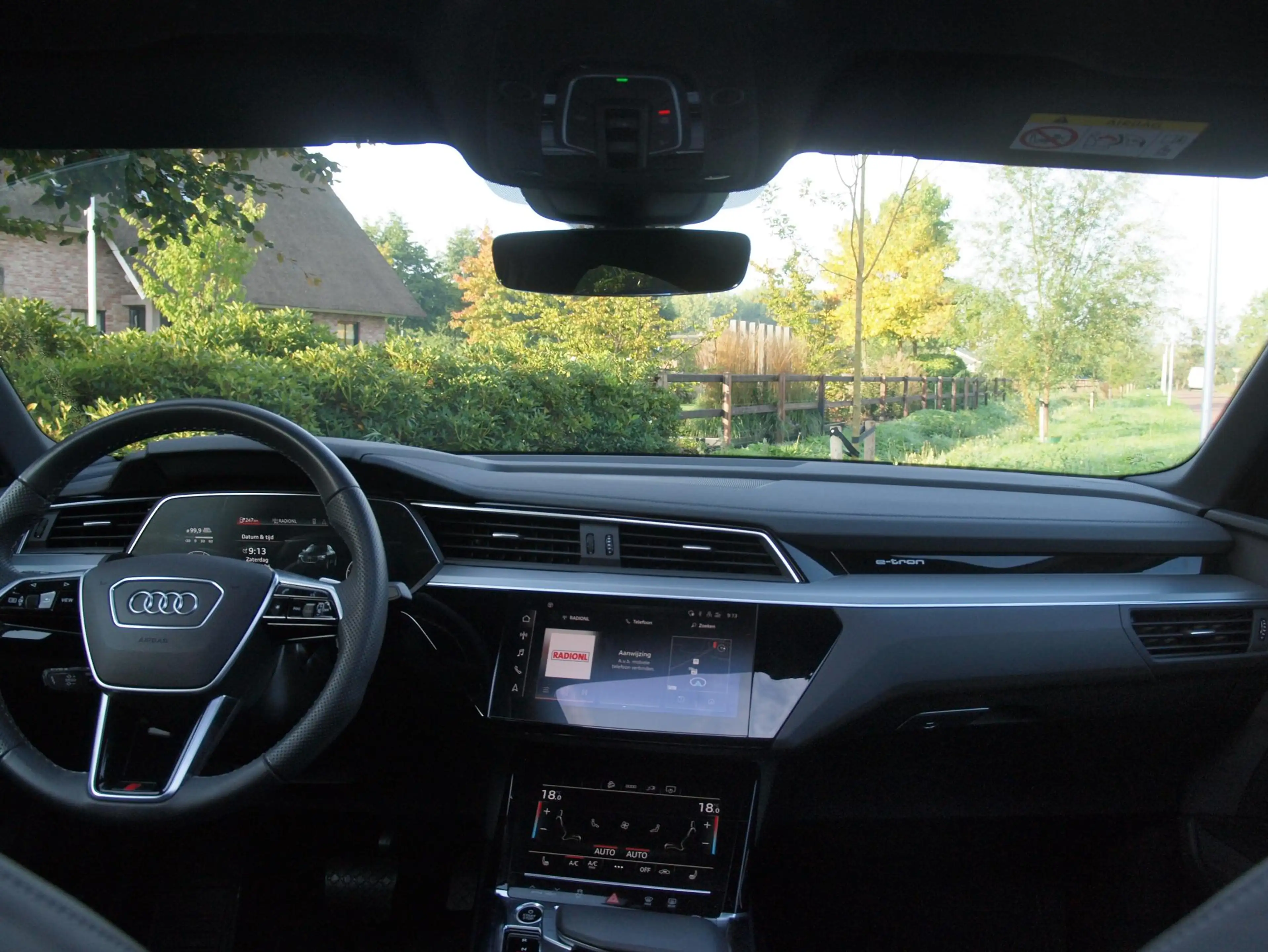 Audi e-tron Sportback 55 quattro S edition 95 kWh | Panoramada — photo 17