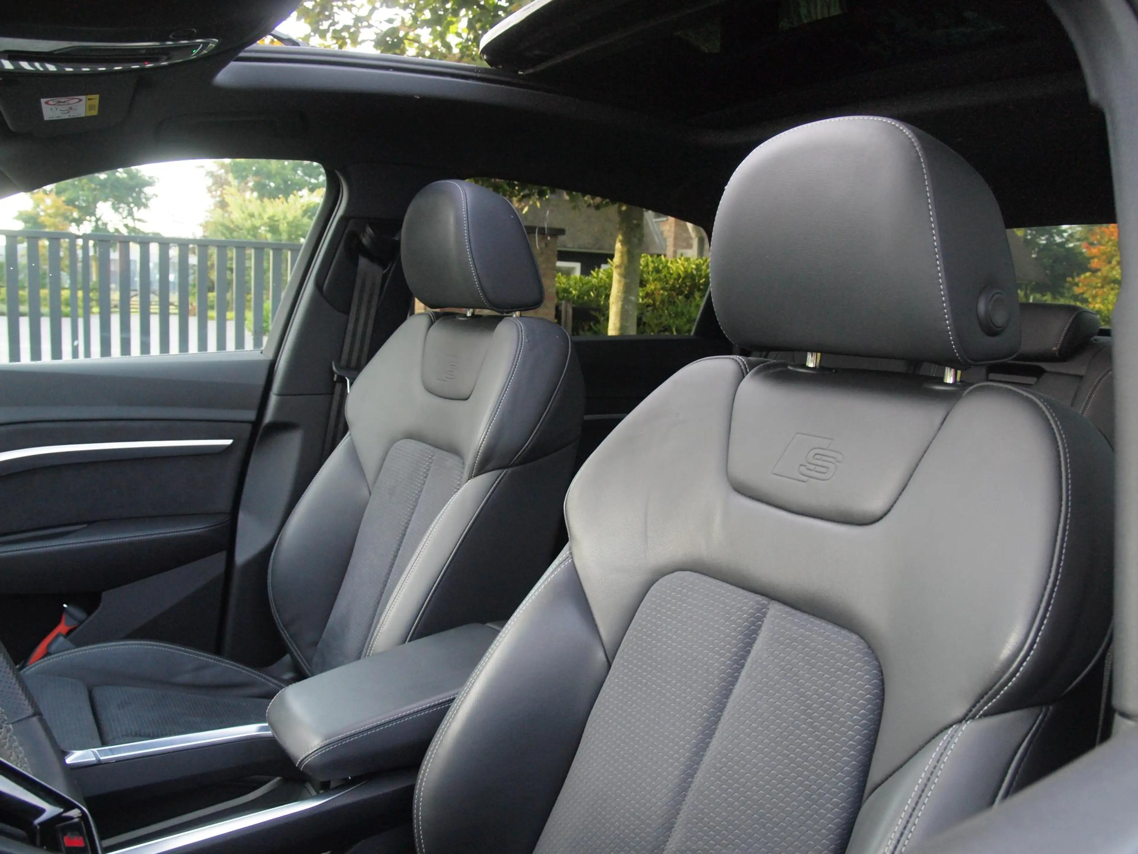 Audi e-tron Sportback 55 quattro S edition 95 kWh | Panoramada — photo 14