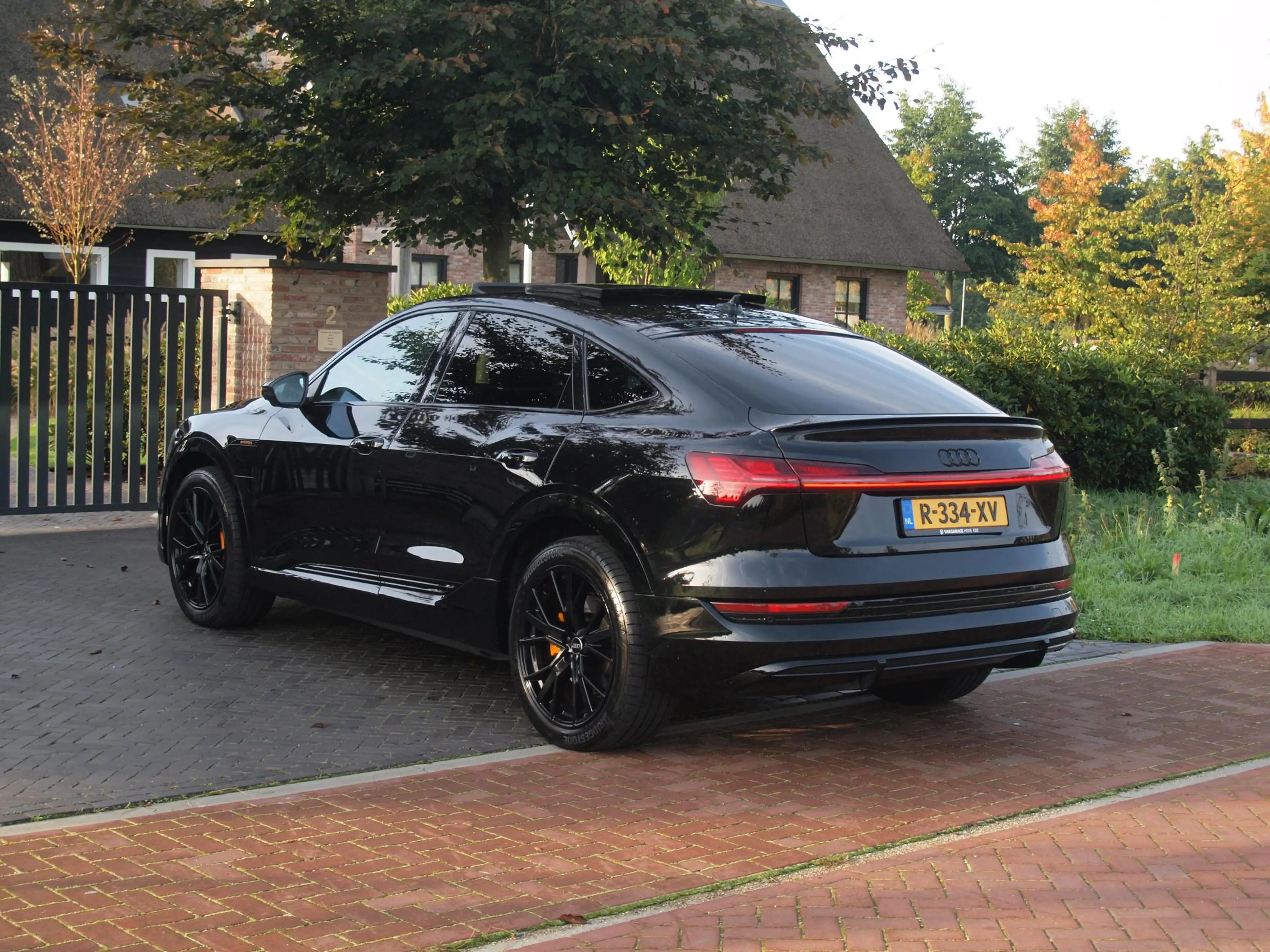 Audi e-tron Sportback 55 quattro S edition 95 kWh | Panoramada — photo 8