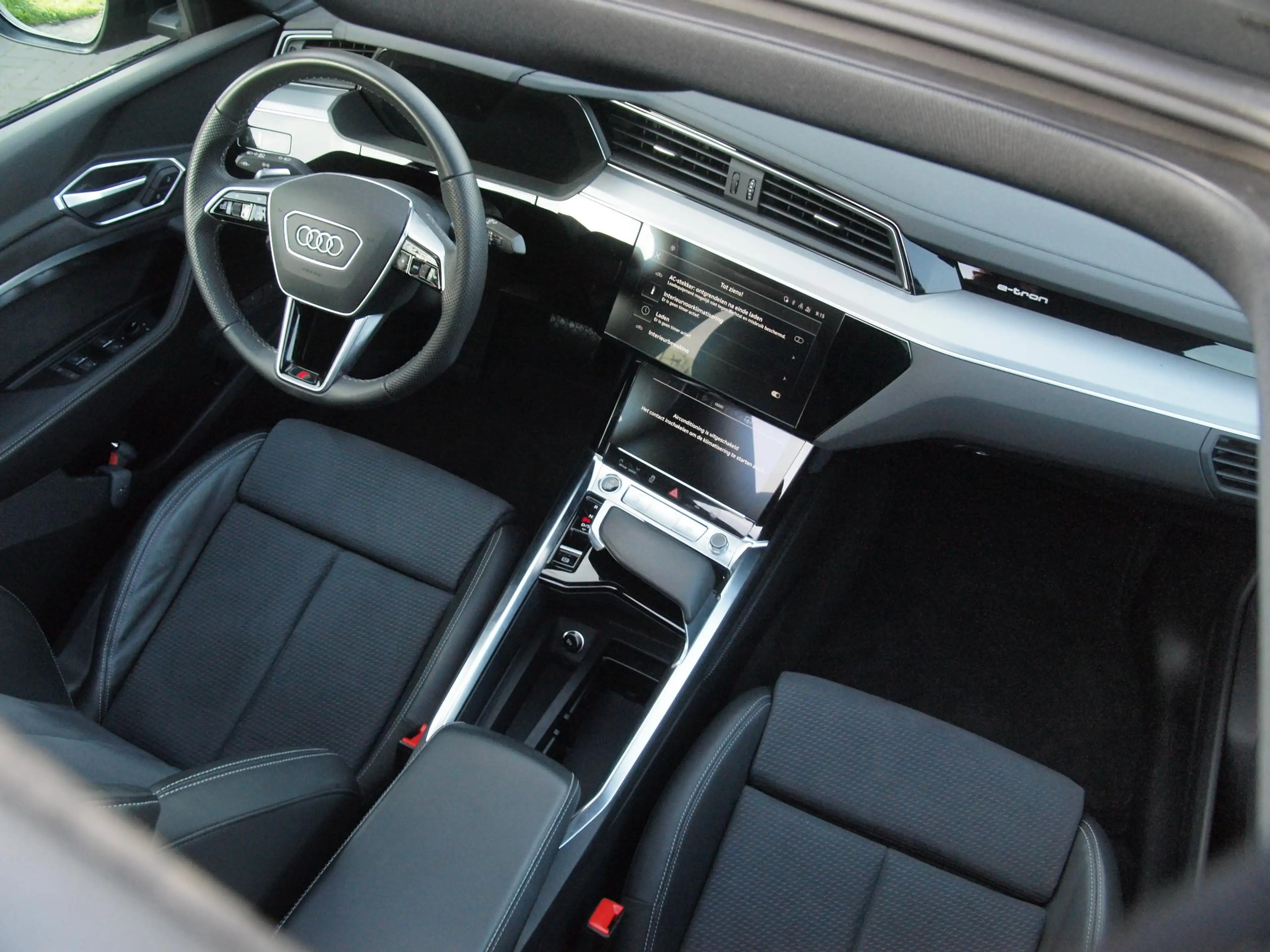 Audi e-tron Sportback 55 quattro S edition 95 kWh | Panoramada — photo 2