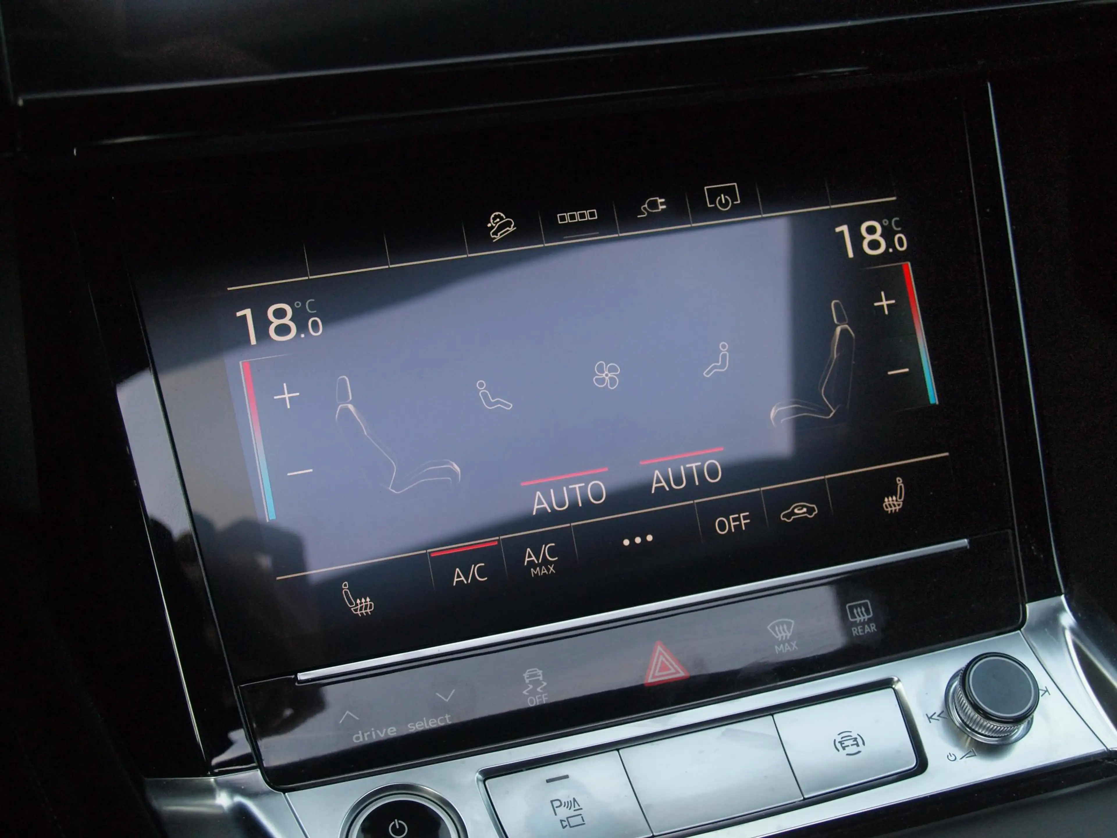 Audi e-tron Sportback 55 quattro S edition 95 kWh | Panoramada — photo 25