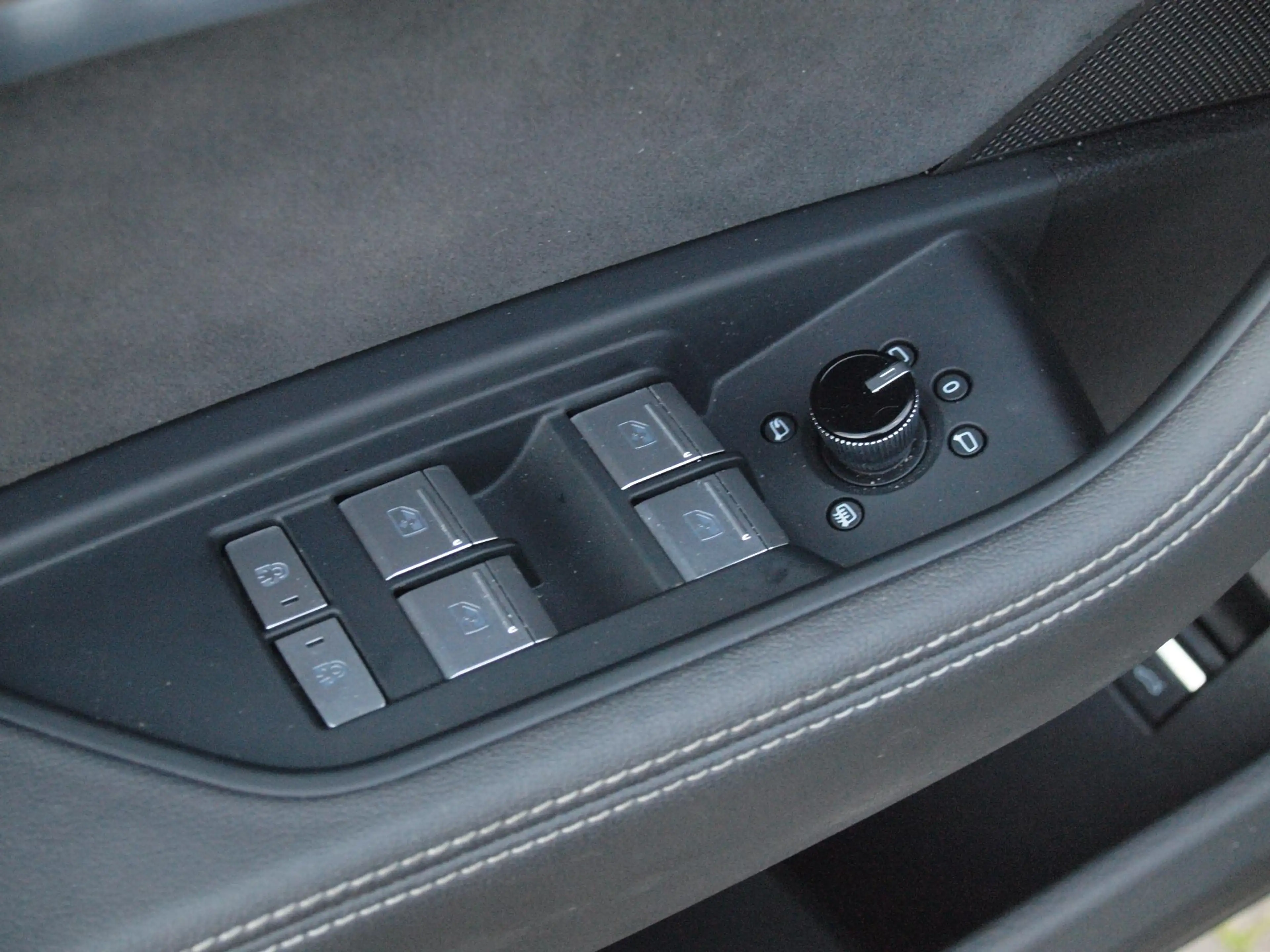 Audi e-tron Sportback 55 quattro S edition 95 kWh | Panoramada — photo 27