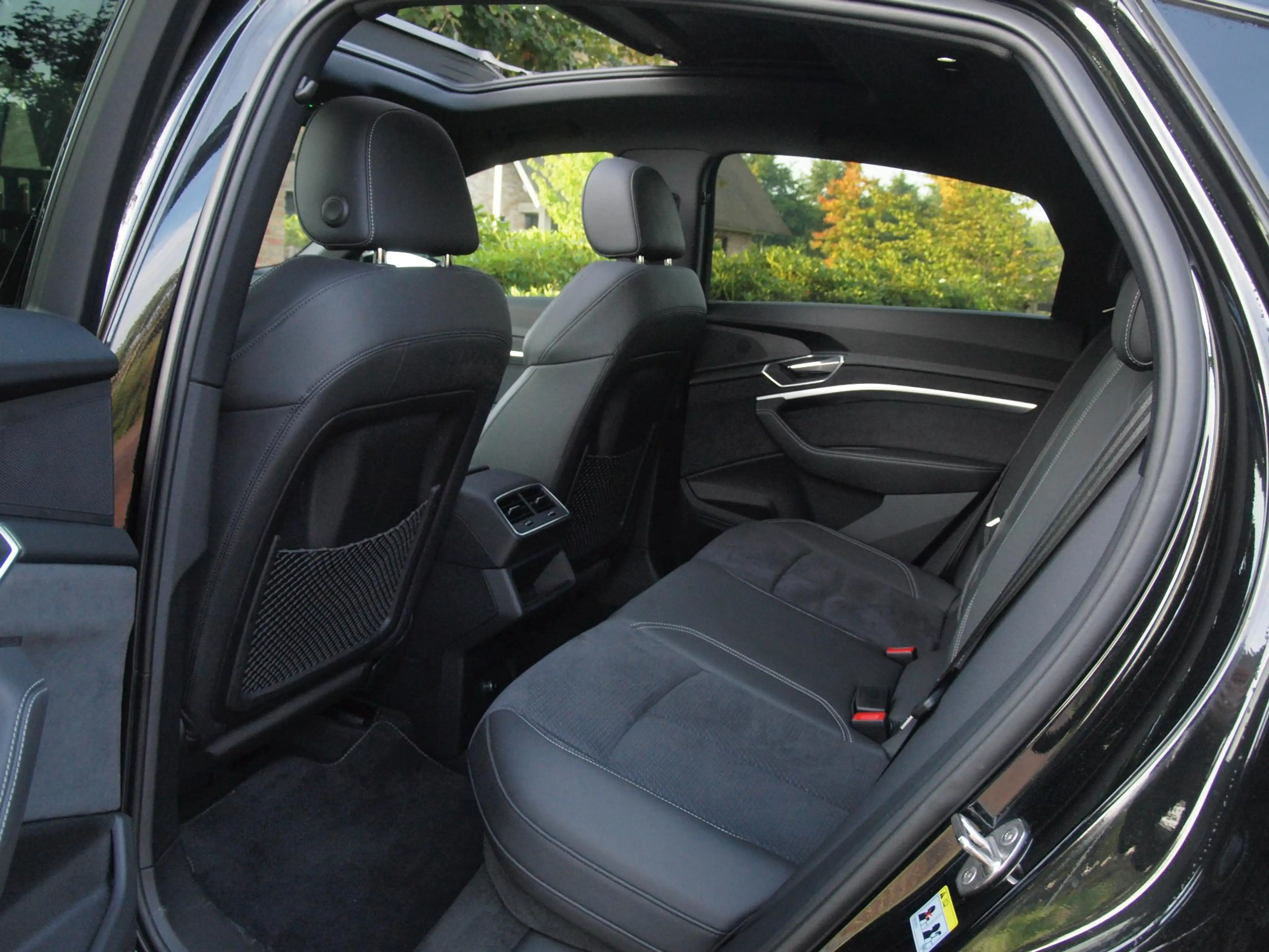 Audi e-tron Sportback 55 quattro S edition 95 kWh | Panoramada — photo 30