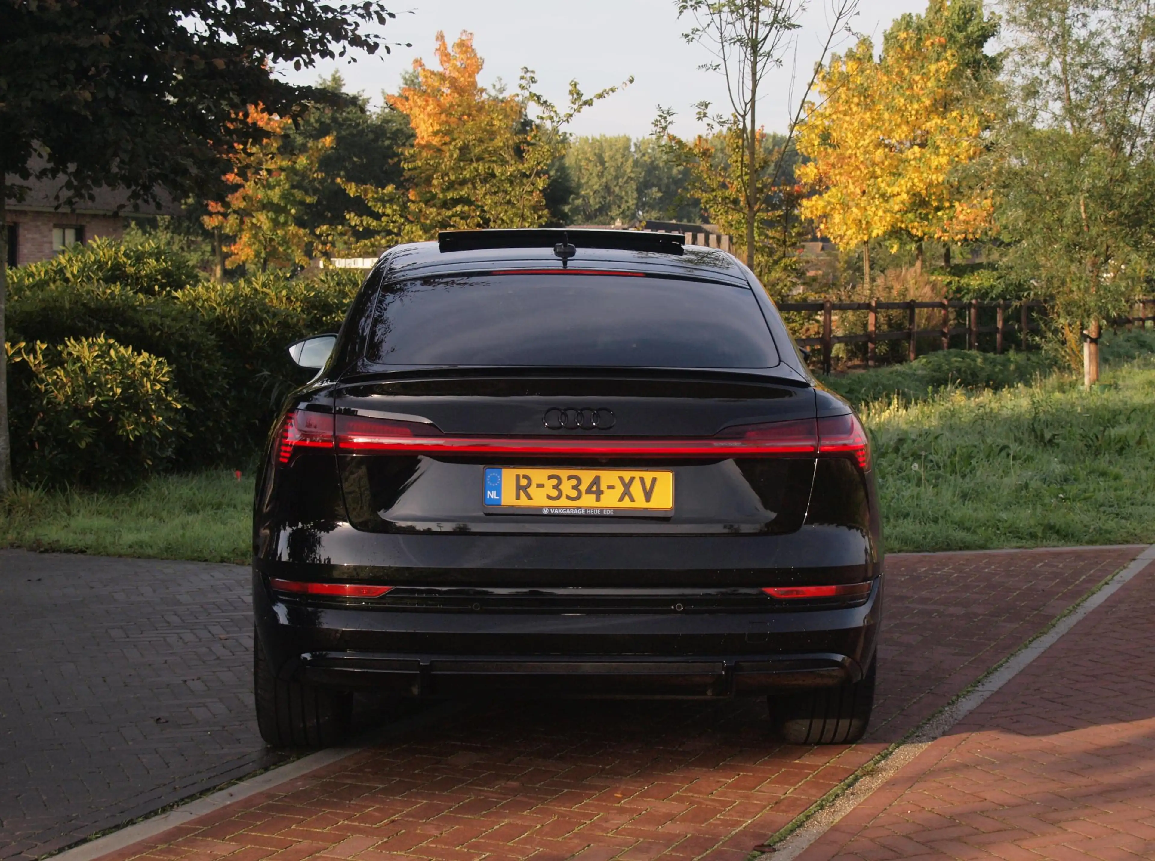 Audi e-tron Sportback 55 quattro S edition 95 kWh | Panoramada — photo 9