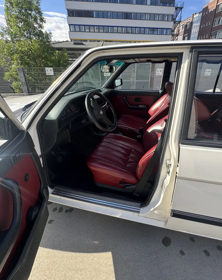 BMW 525i, foto 8