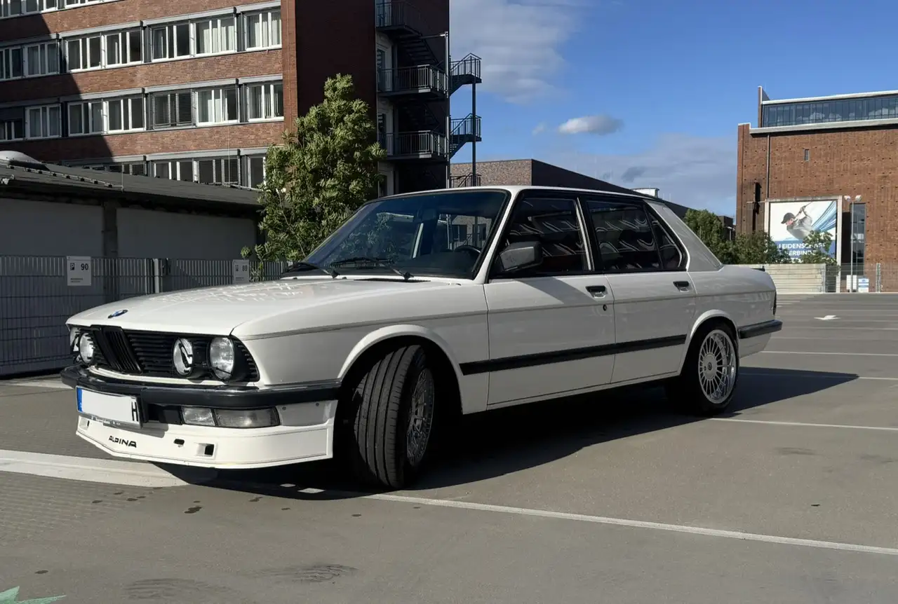 BMW 525i, foto 2