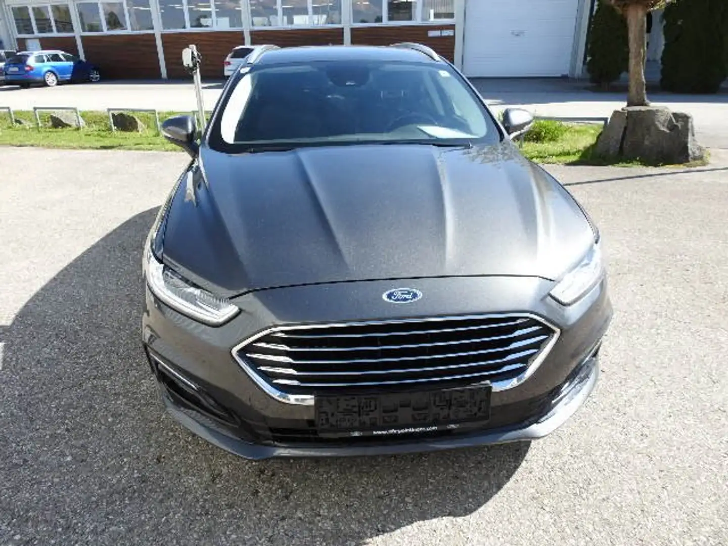 Ford Mondeo Traveller Titanium 2,0 Hybrid Aut. Grau - 2