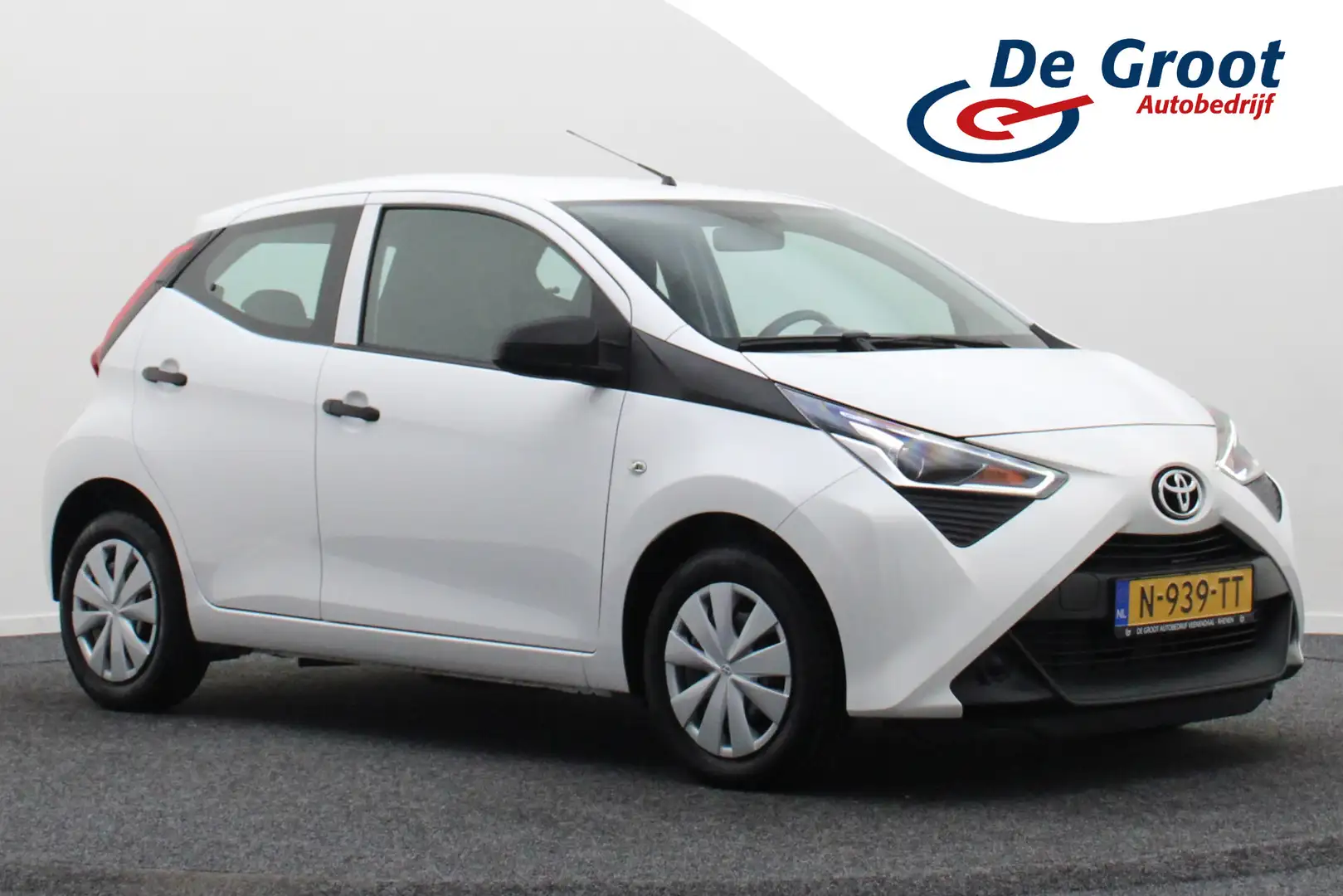 Toyota Aygo 1.0 VVT-i x-fun 5-Deurs, Airco, Cruise, Bluetooth, Wit - 1