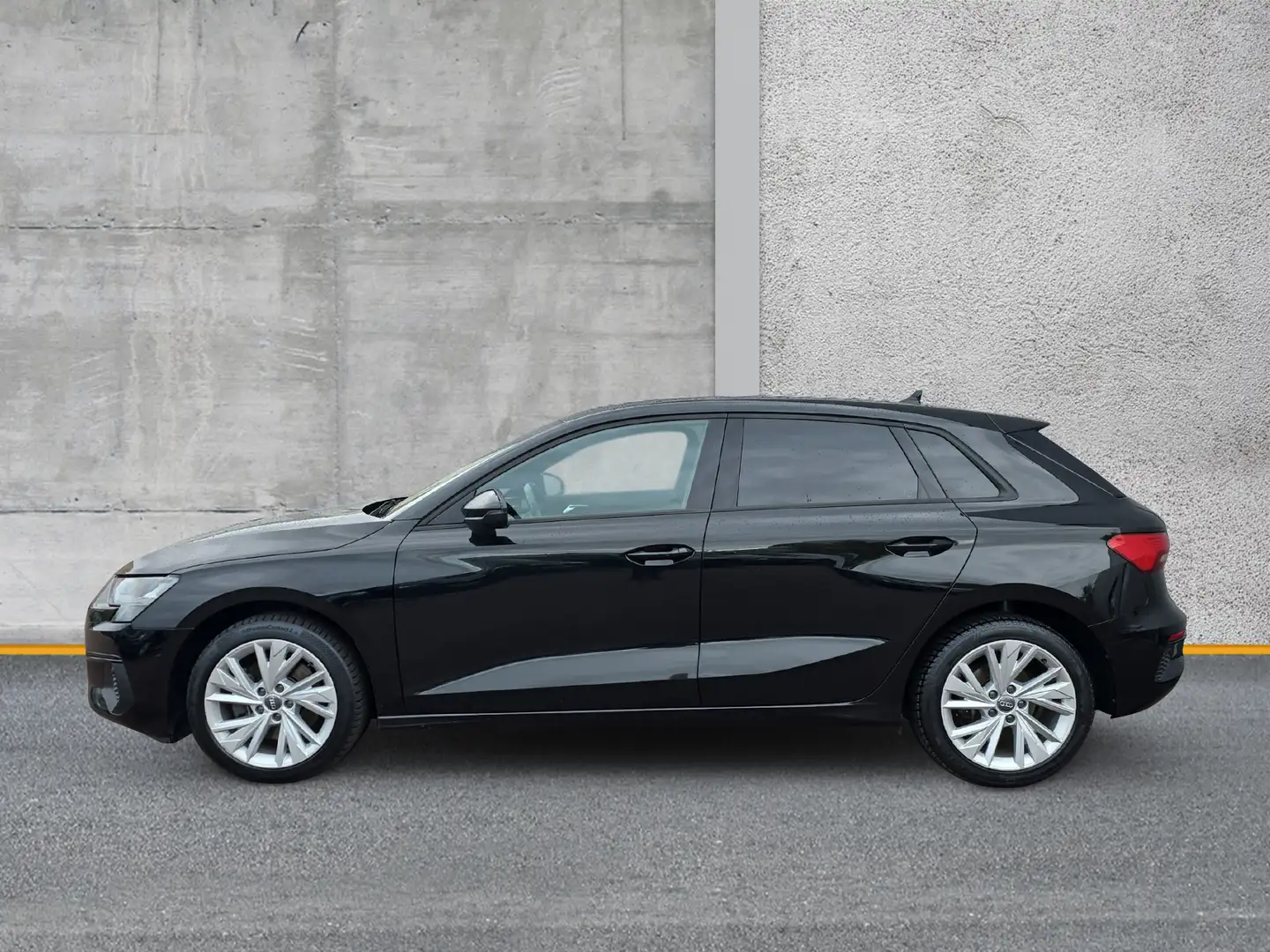 Audi A3 Sportback 35 TFSI LED eSITZ NAVI PDC LM17 Zwart - 2