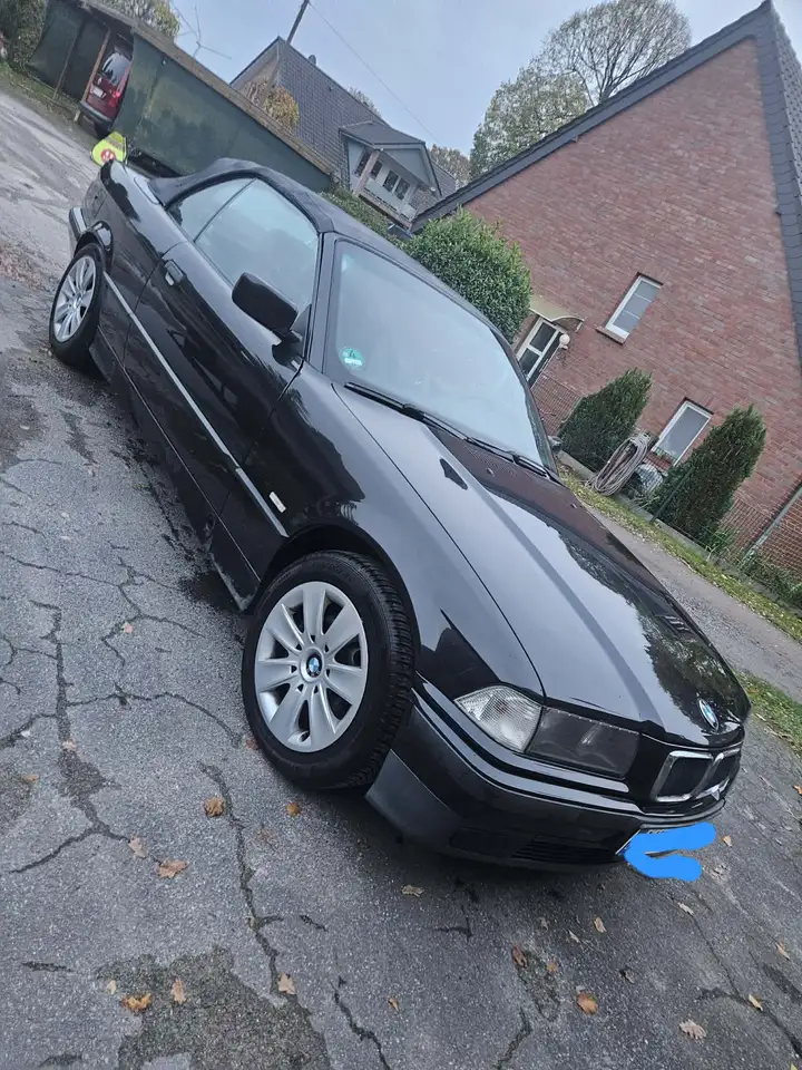 BMW 320i, foto 2