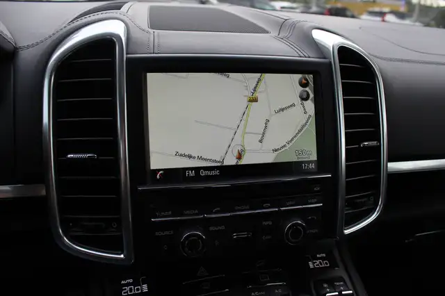 Porsche Cayenne view 20
