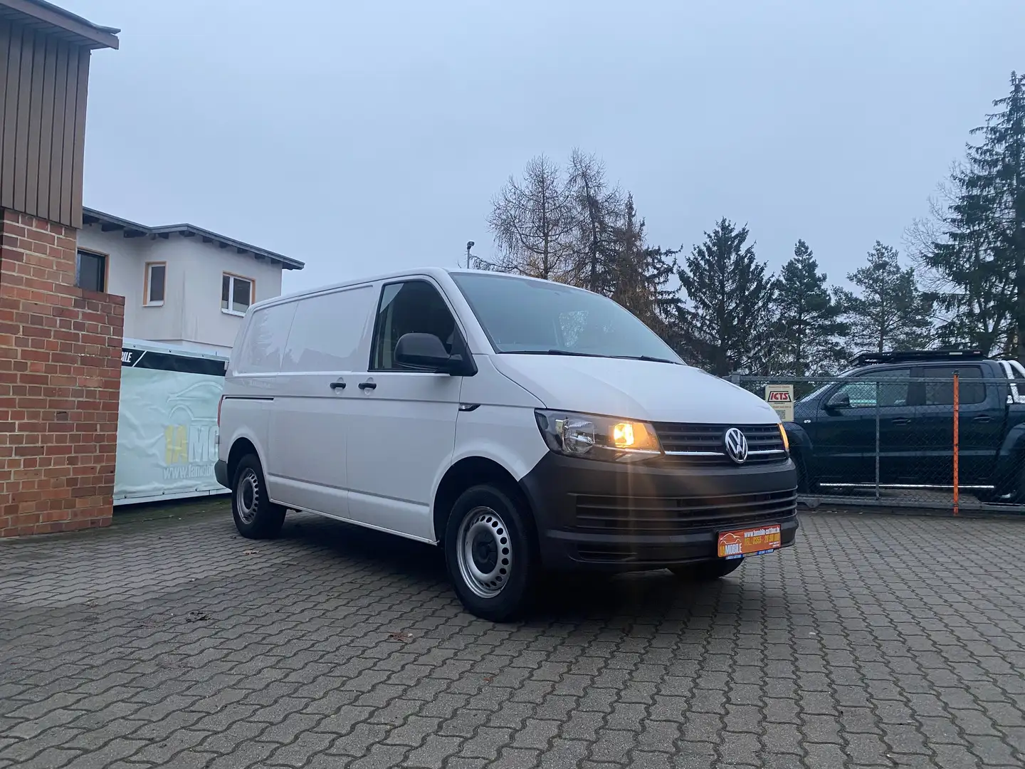 Volkswagen T6 Transporter Kasten AHK  19% MwSt. ausweisbar !!! Weiß - 2