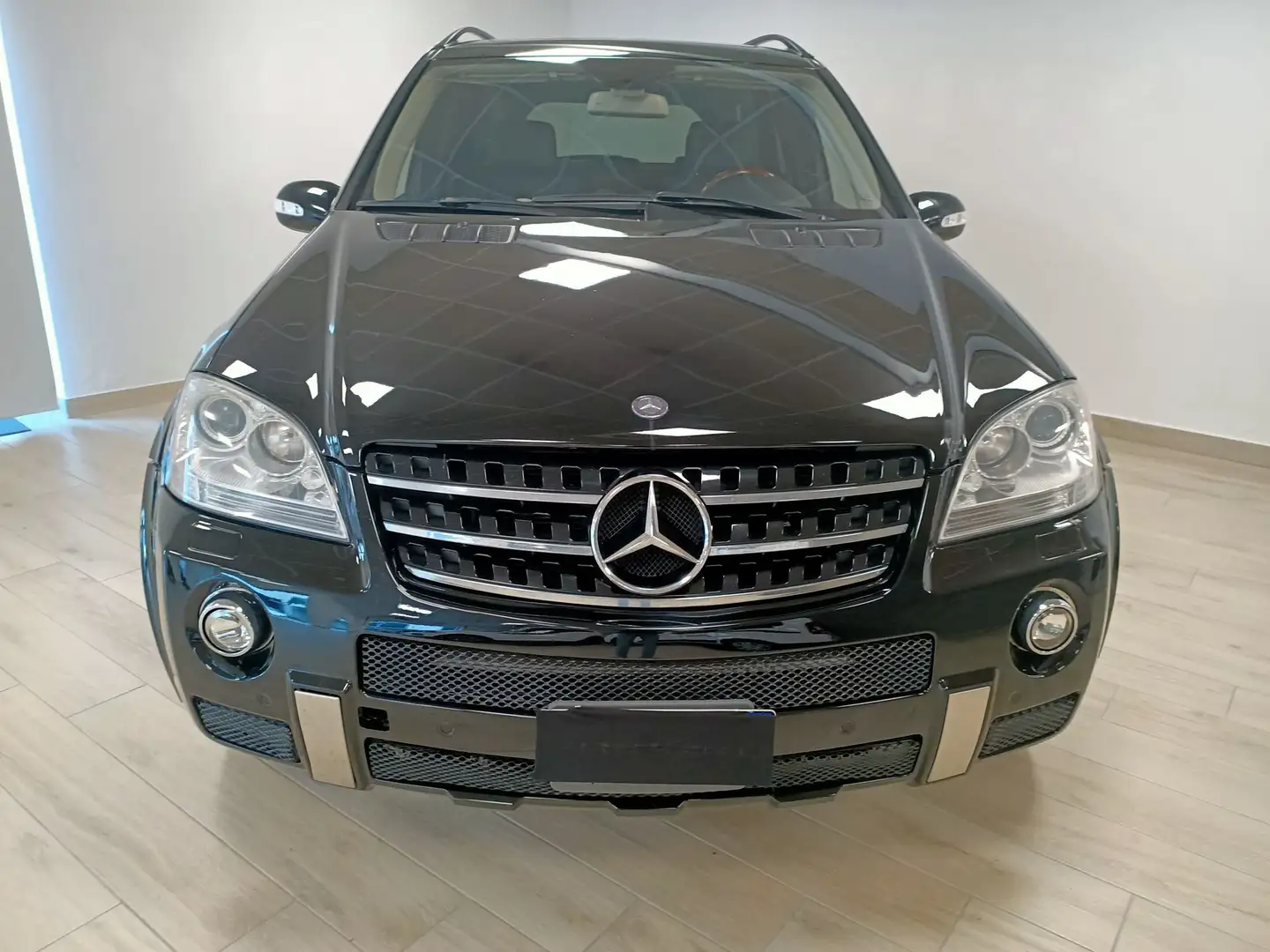 Mercedes-Benz ML 63 AMG (W164) ML 63 AMG Noir - 2