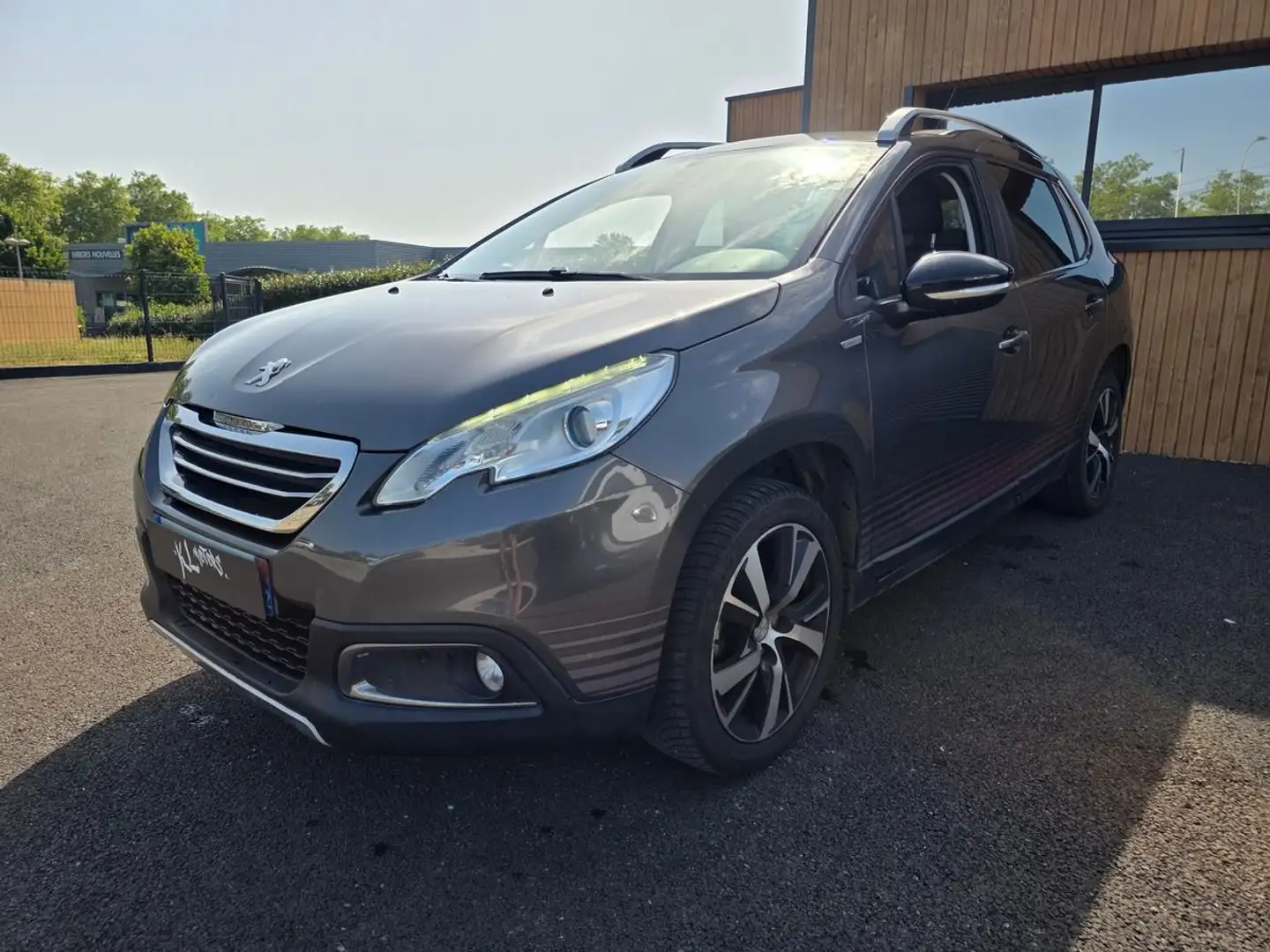 Peugeot 2008 1.6L HDI 100CH URBANCROSS Gris - 1