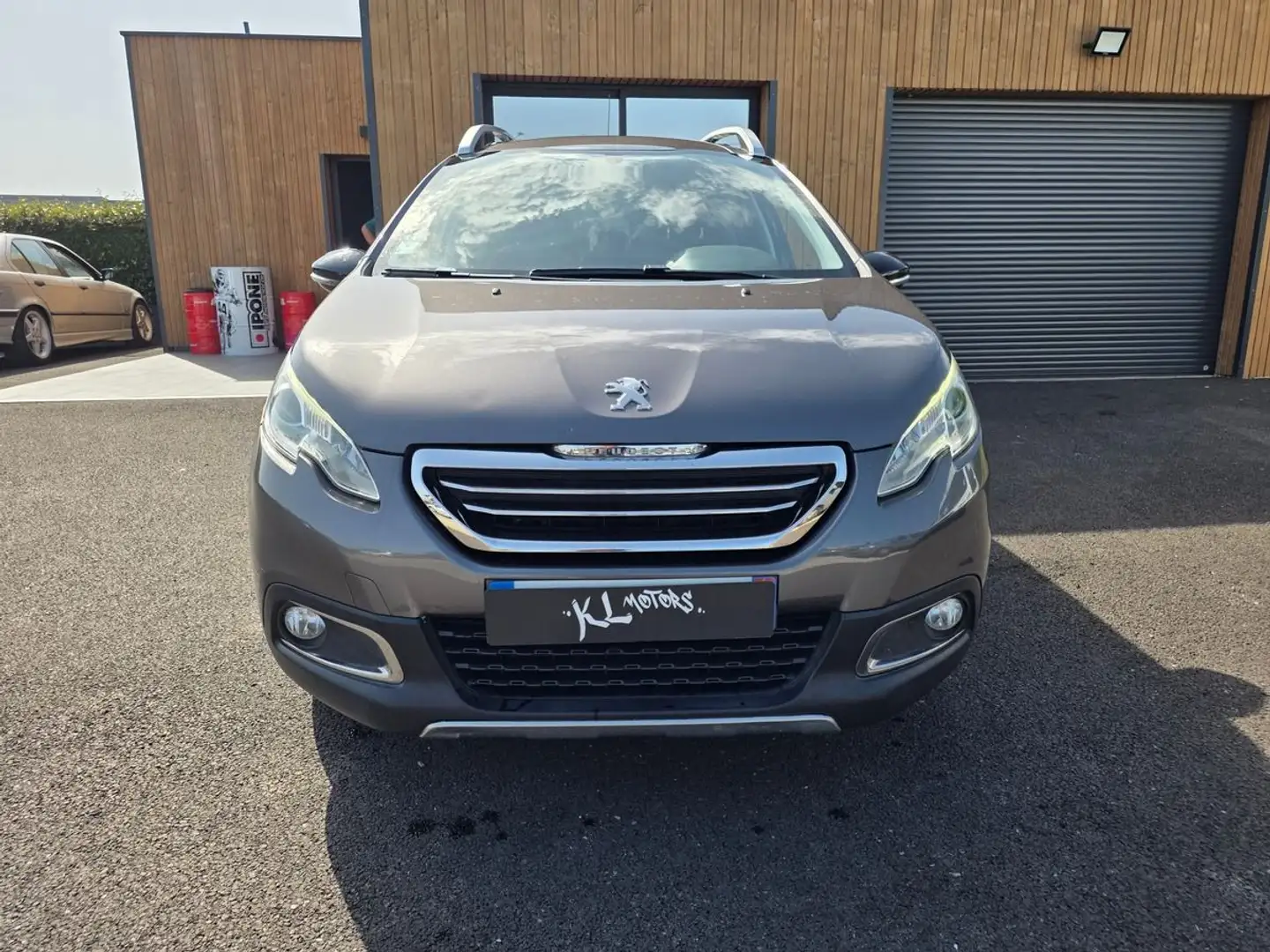 Peugeot 2008 1.6L HDI 100CH URBANCROSS Gris - 2