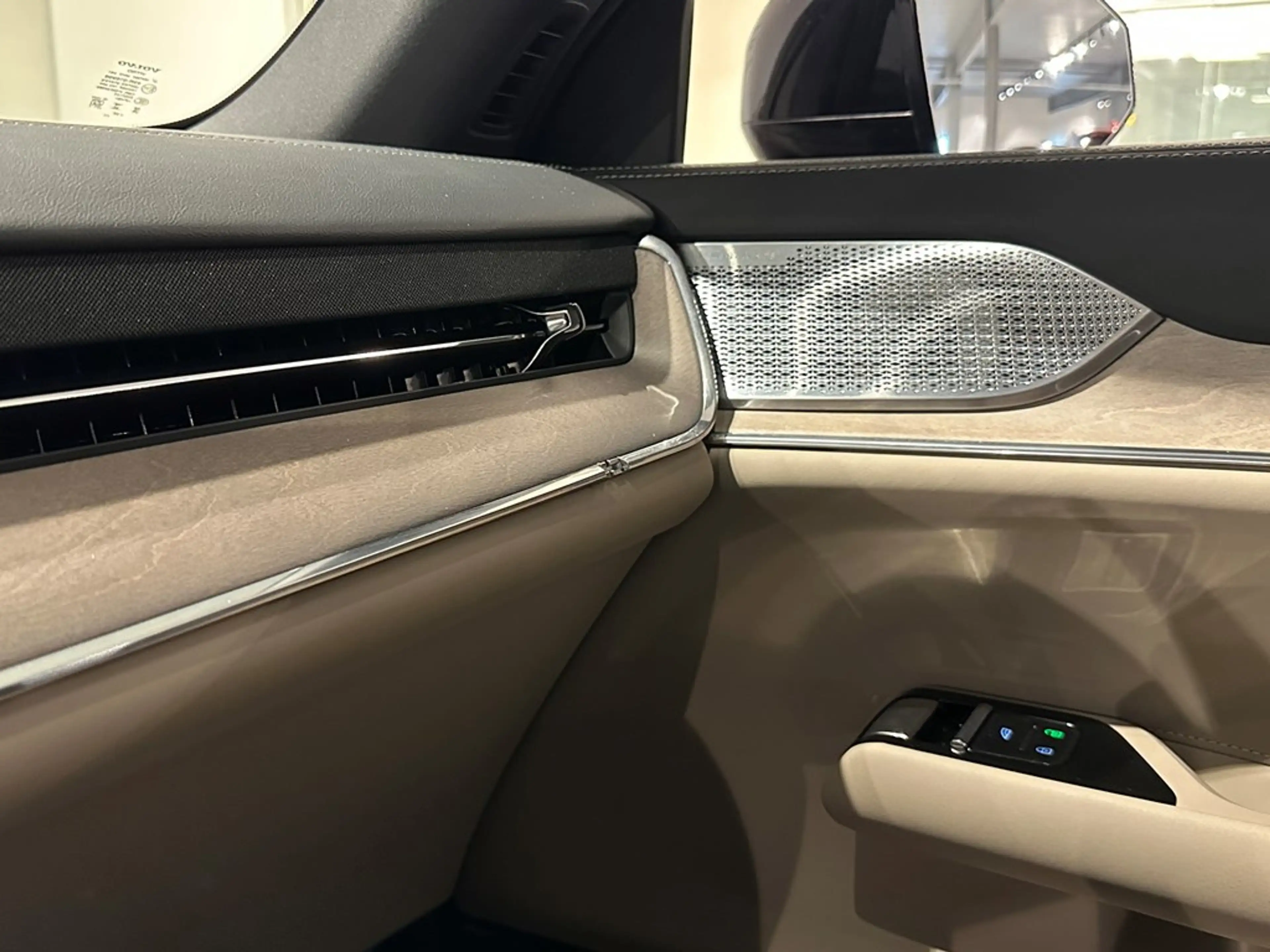 Volvo EX90 Ultra Twin Motor + LUCHTVERING/B&W — photo 8