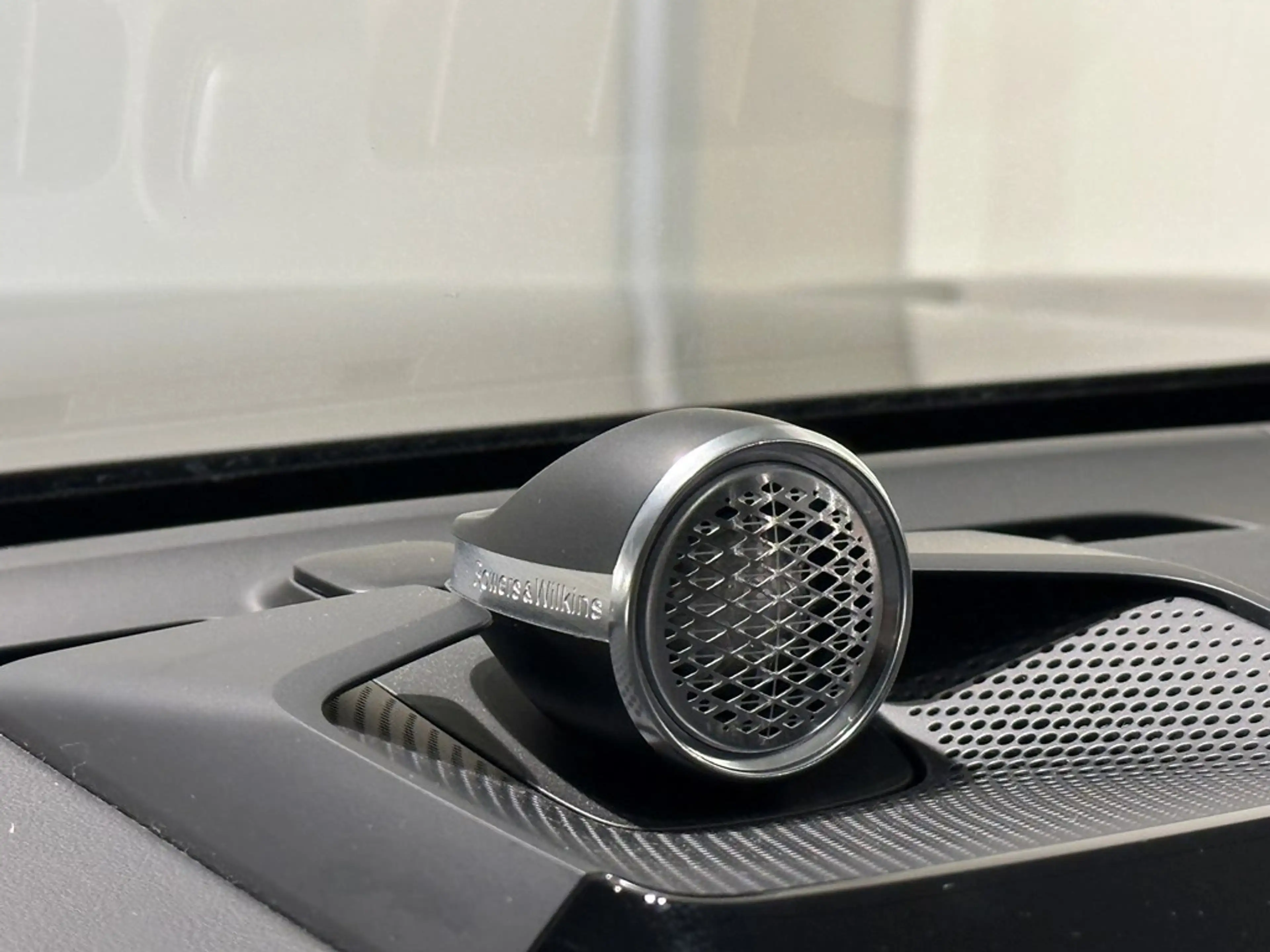 Volvo EX90 Ultra Twin Motor + LUCHTVERING/B&W — photo 11