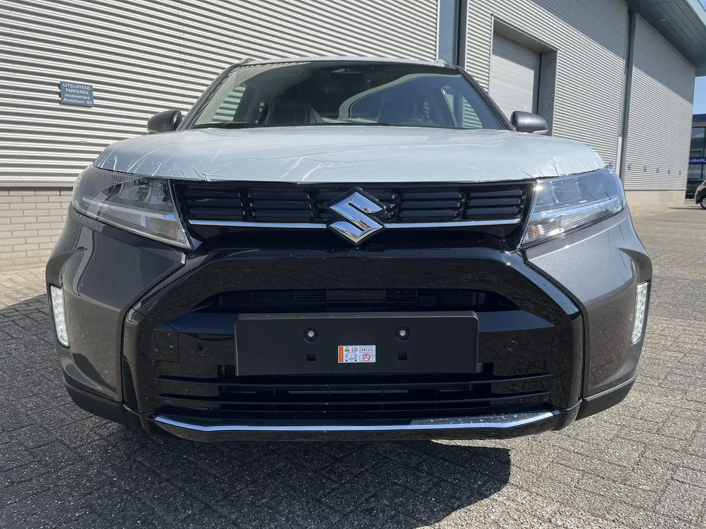 Suzuki Vitara 1.5 Hybrid Style | Direct Uit Voorraad Leverbaar | - 2