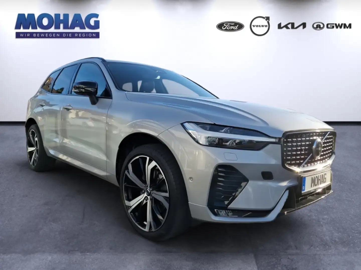 Volvo XC60 Plus Dark Standheizung AHK 360Grad 21 Zoll H&K Argent - 2