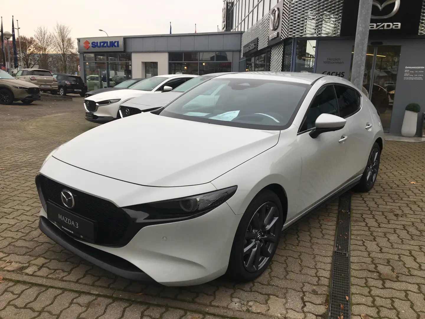 Mazda 3 2.5 140PS AT Takumi Matrix 360° Weiß - 1