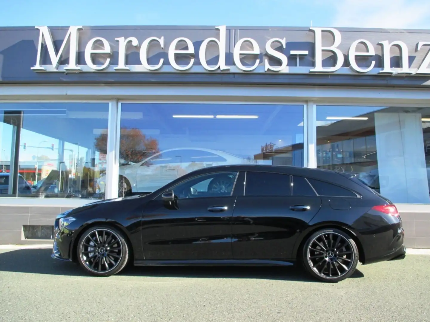 Mercedes-Benz Sonstige CLA 35 AMG Shooting Brake AMG CLA 35 4MATIC Shooti Schwarz - 2