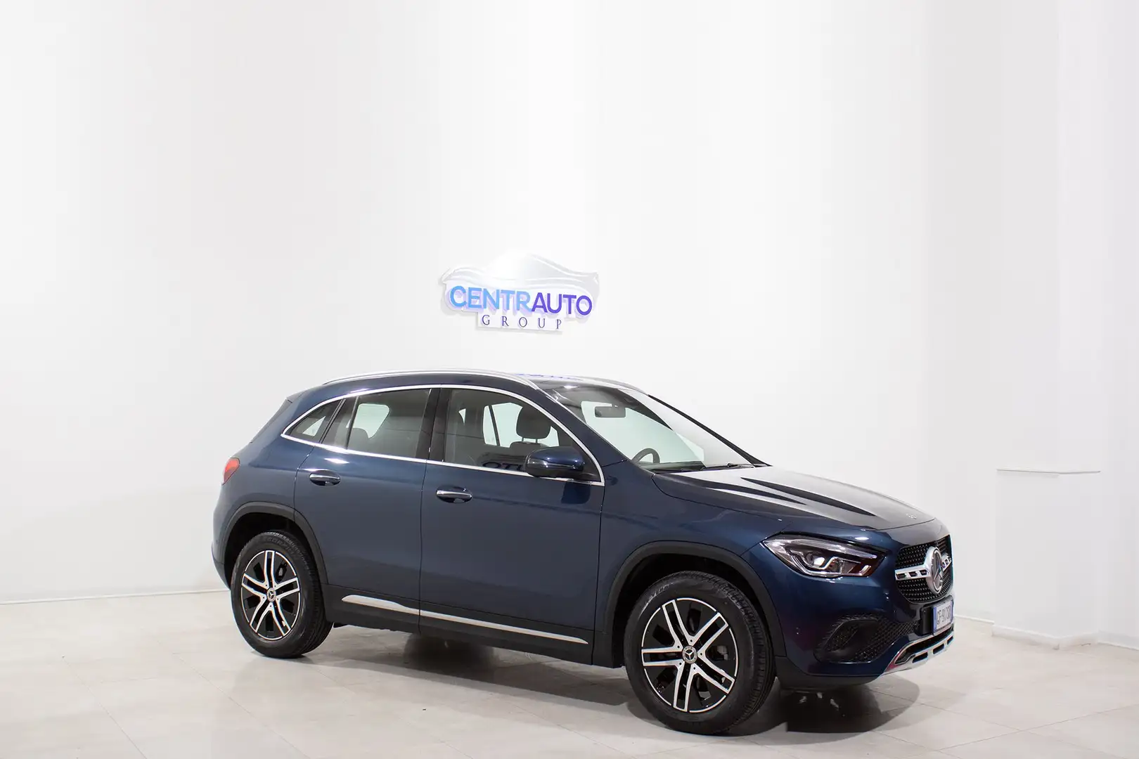 Mercedes-Benz GLA 200 d AUTOMATIC SPORT PLUS *AMBIENT LIGHT, KEYLESS* Blu/Azzurro - 2