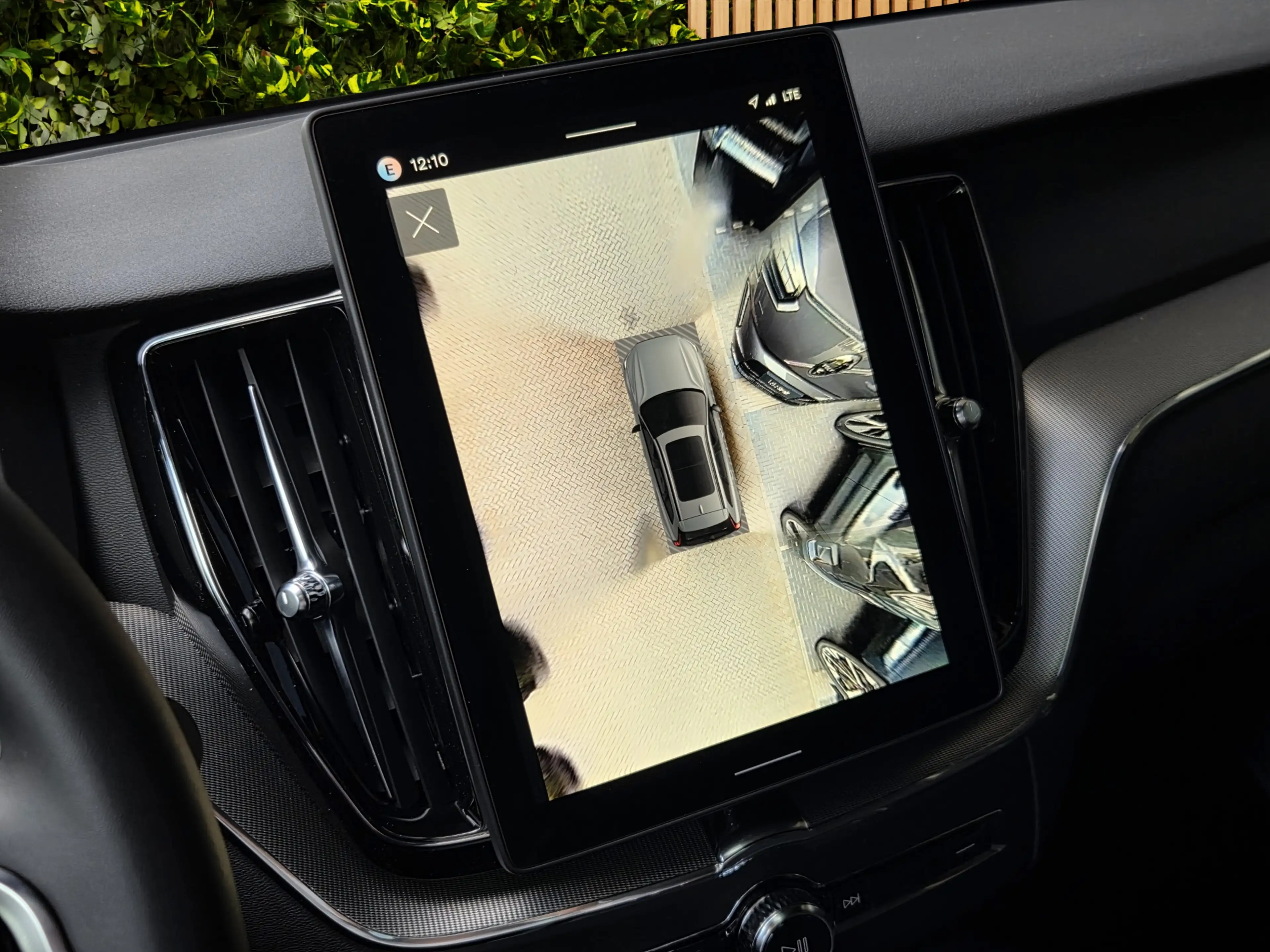 Volvo XC60 2.0 T6 Plug-in hybrid AWD Plus Dark | Pano | 360 C — photo 15