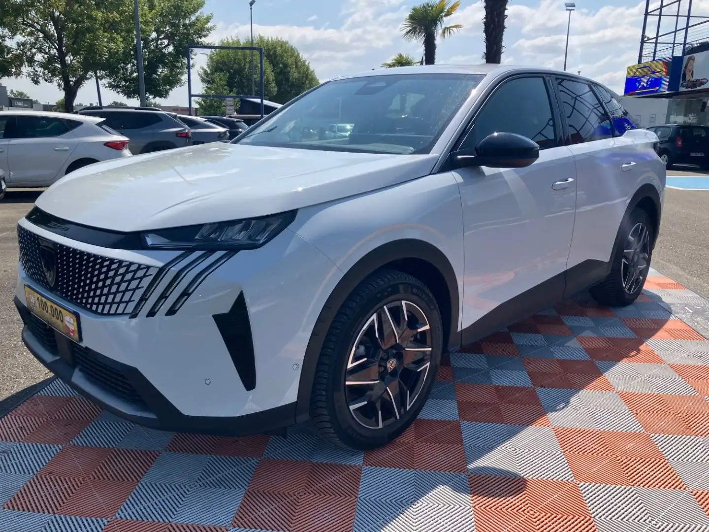 Peugeot 3008 Hybrid 145 e-DCS6 ALLURE PACK PANORAMIC NAVIGATION et PACK 360° Weiß - 2