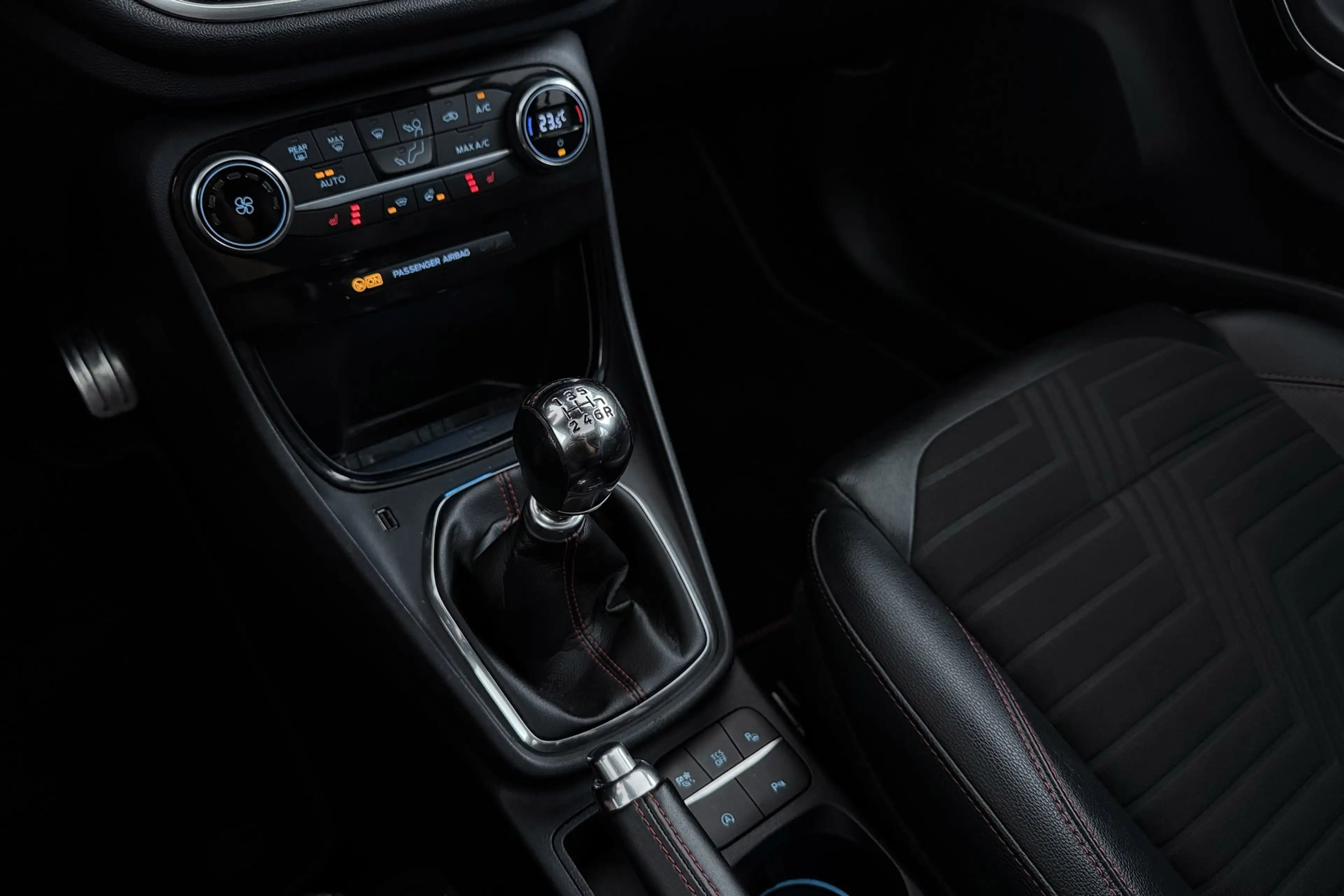 Ford Puma 1.0 EcoBoost Hybrid ST-Line X First | Maxton Desig — photo 27