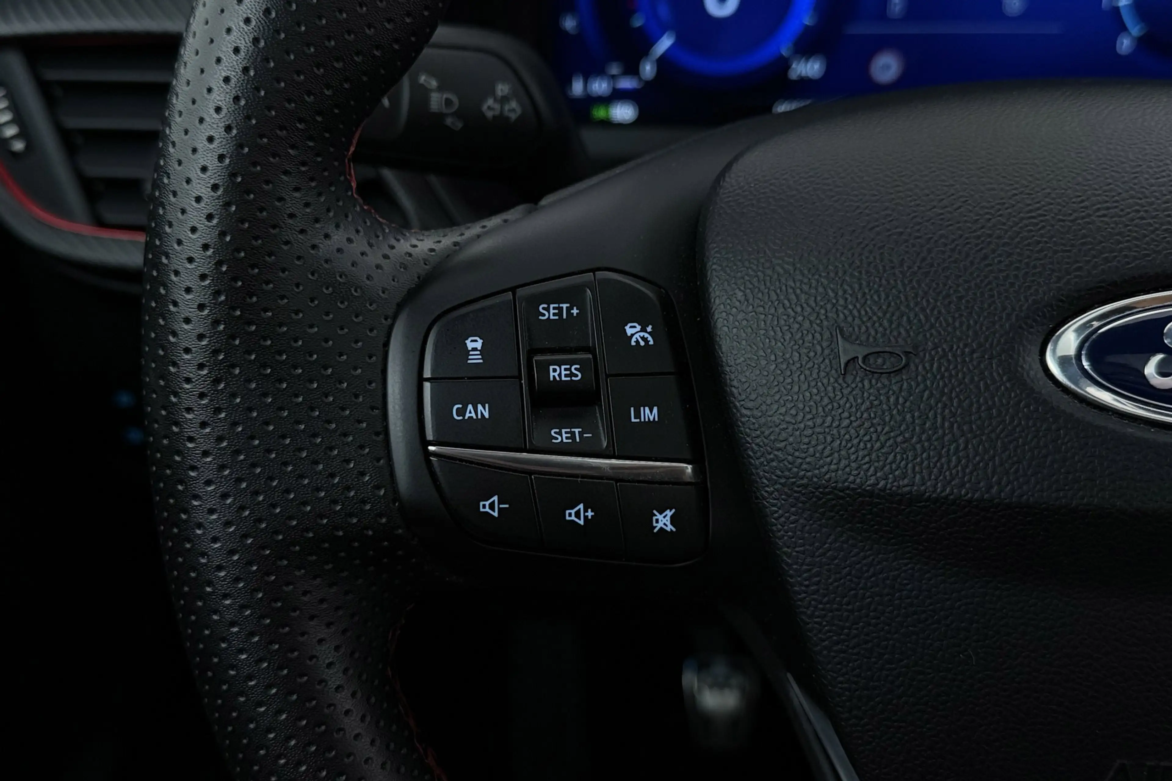 Ford Puma 1.0 EcoBoost Hybrid ST-Line X First | Maxton Desig — photo 31