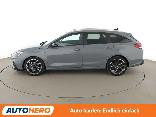 Hyundai i30 view 3