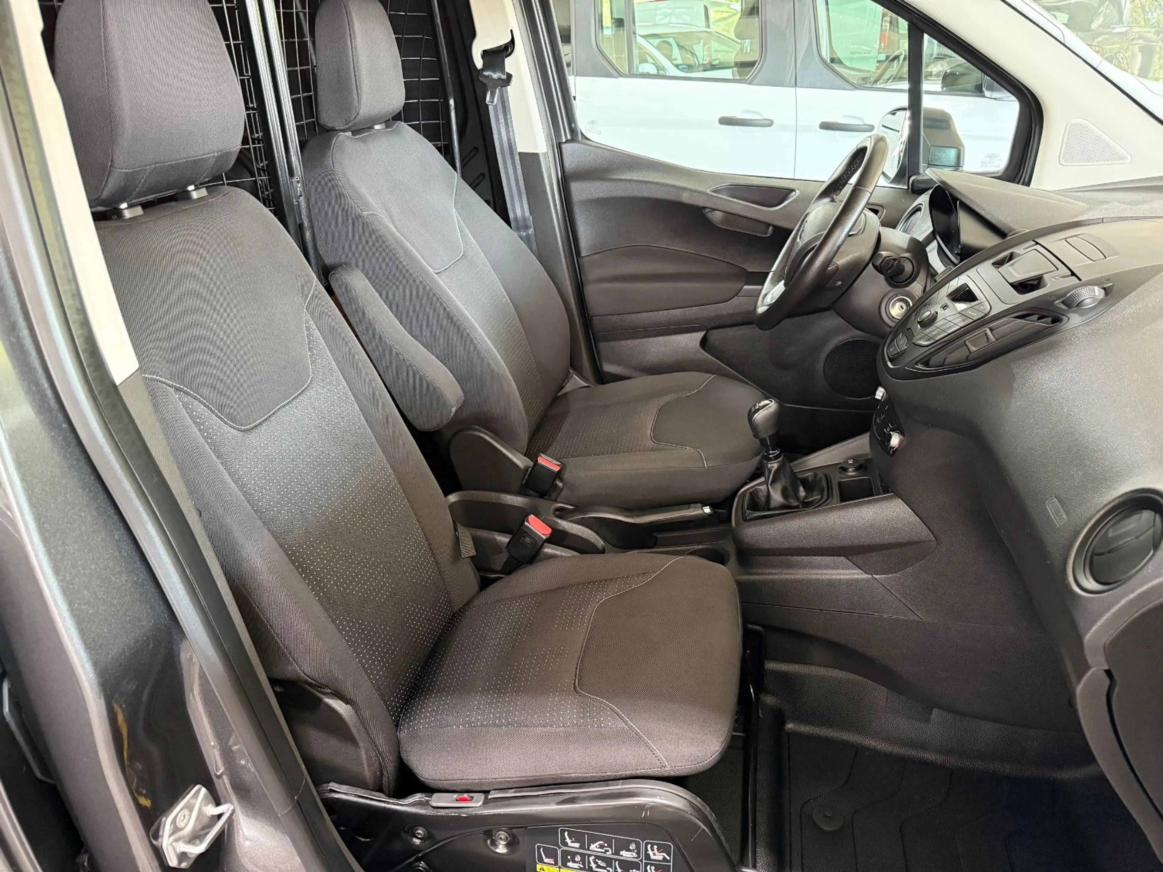 Ford Transit Courier 1.5D Trend Klima 1.Hand — photo 11