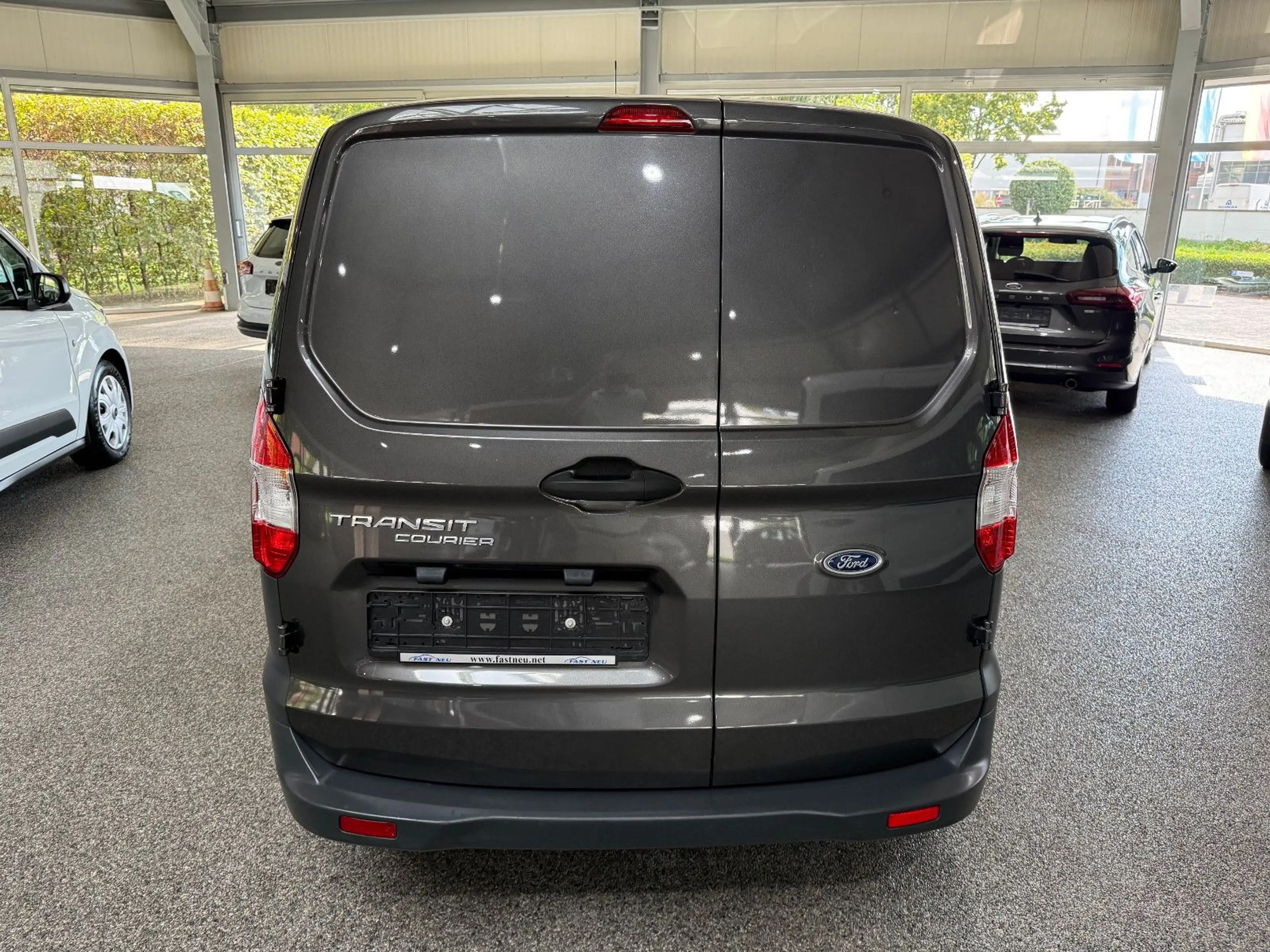 Ford Transit Courier 1.5D Trend Klima 1.Hand — photo 7