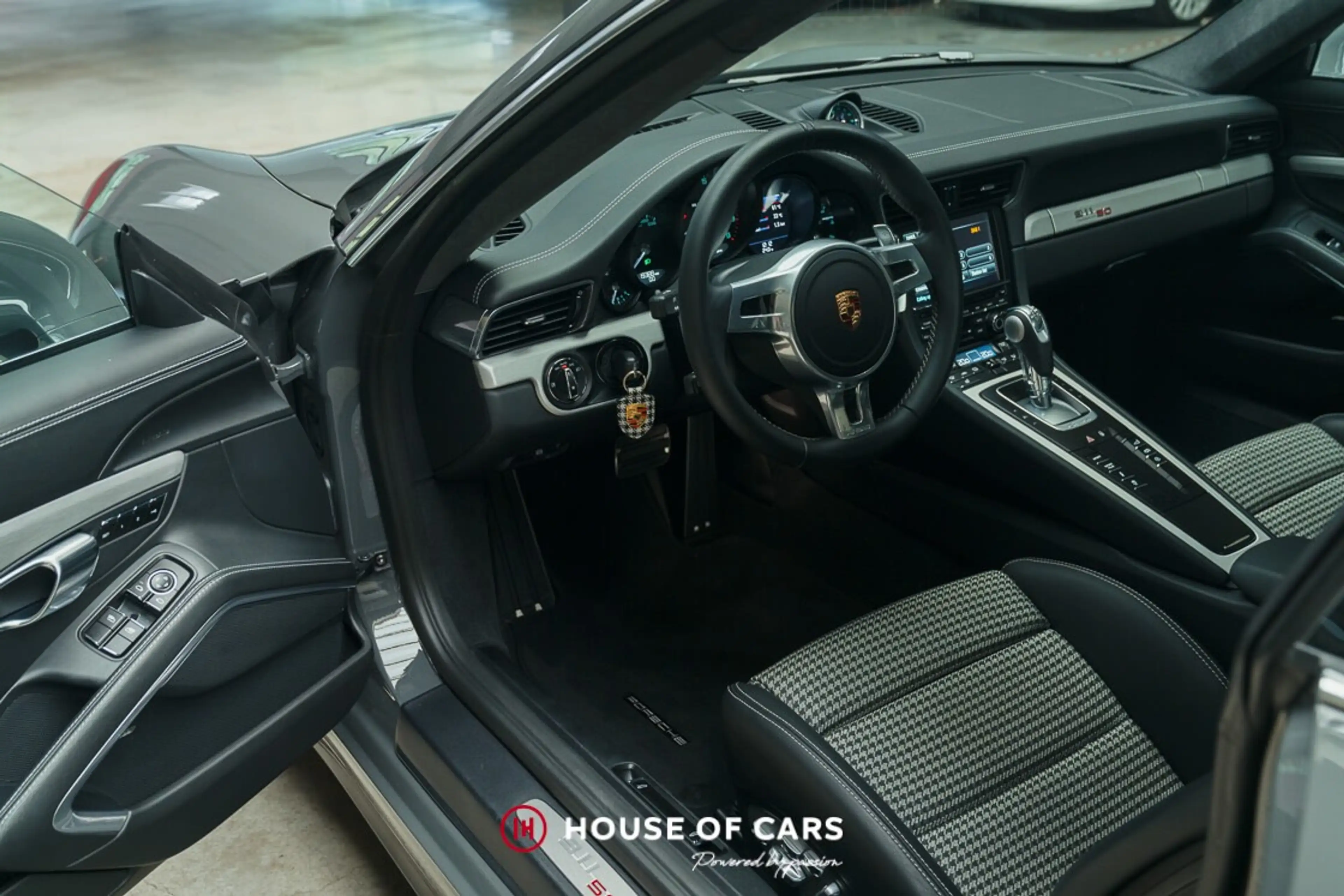 Porsche 991 .1 CARRERA S COUPE PDK "50 JAHRE" - 1 OF 1.963EX — photo 14