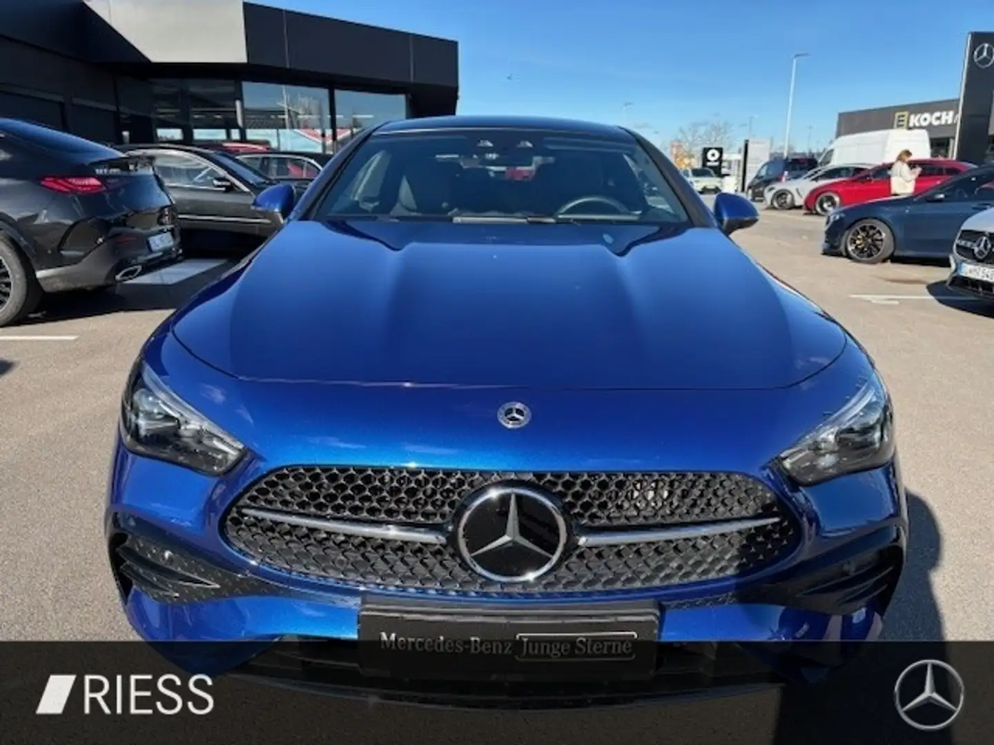 Mercedes-Benz CLE 300 e AMG Sport Distr Pano Burmes DIGITAL LIGHT Bleu - 2