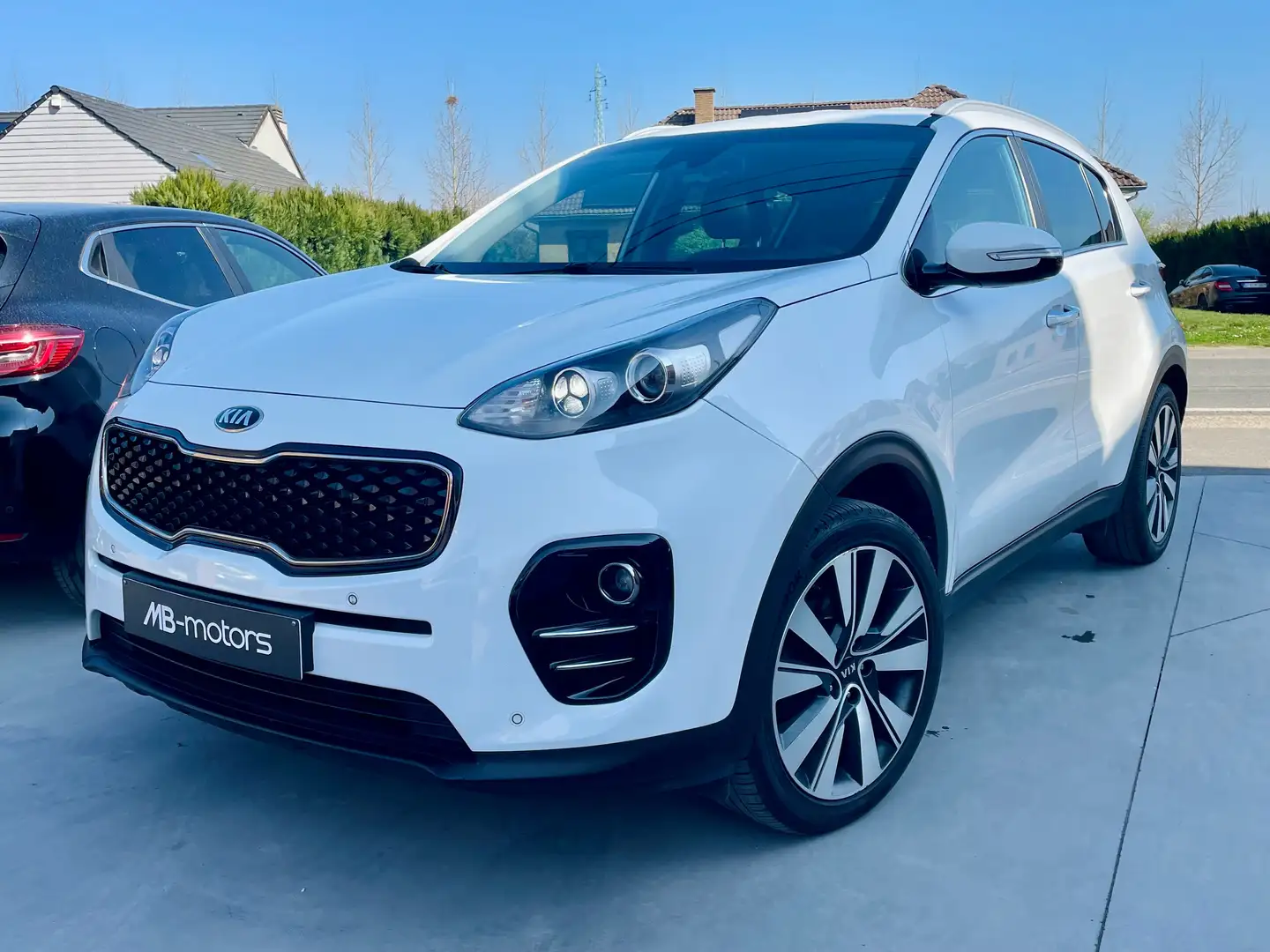 Kia Sportage 1.7 CRDi 2WD*CUIR*CAMERA*GARANTIE* Blanc - 1