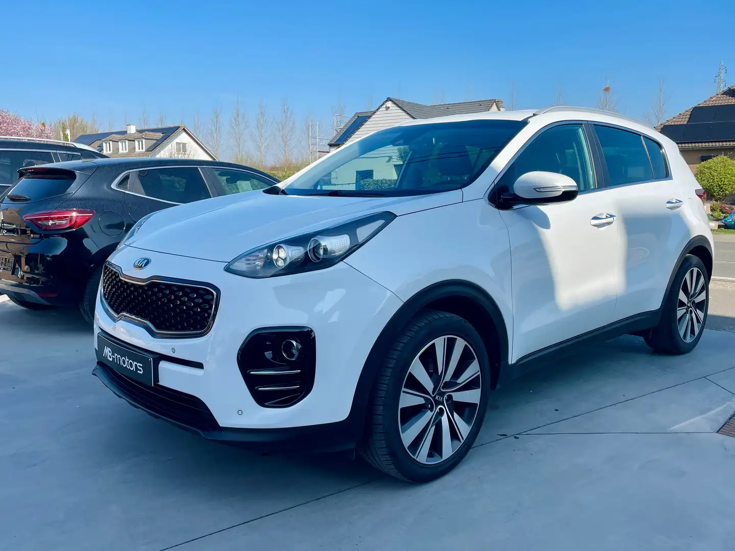 Kia Sportage 1.7 CRDi 2WD*CUIR*CAMERA*GARANTIE* Blanc - 2