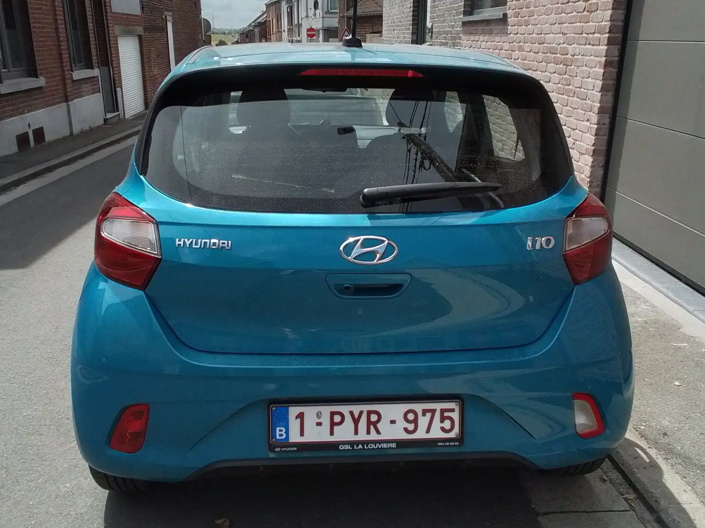 Hyundai i10 i10 1.0i Twist Techno Pack Blauw - 1